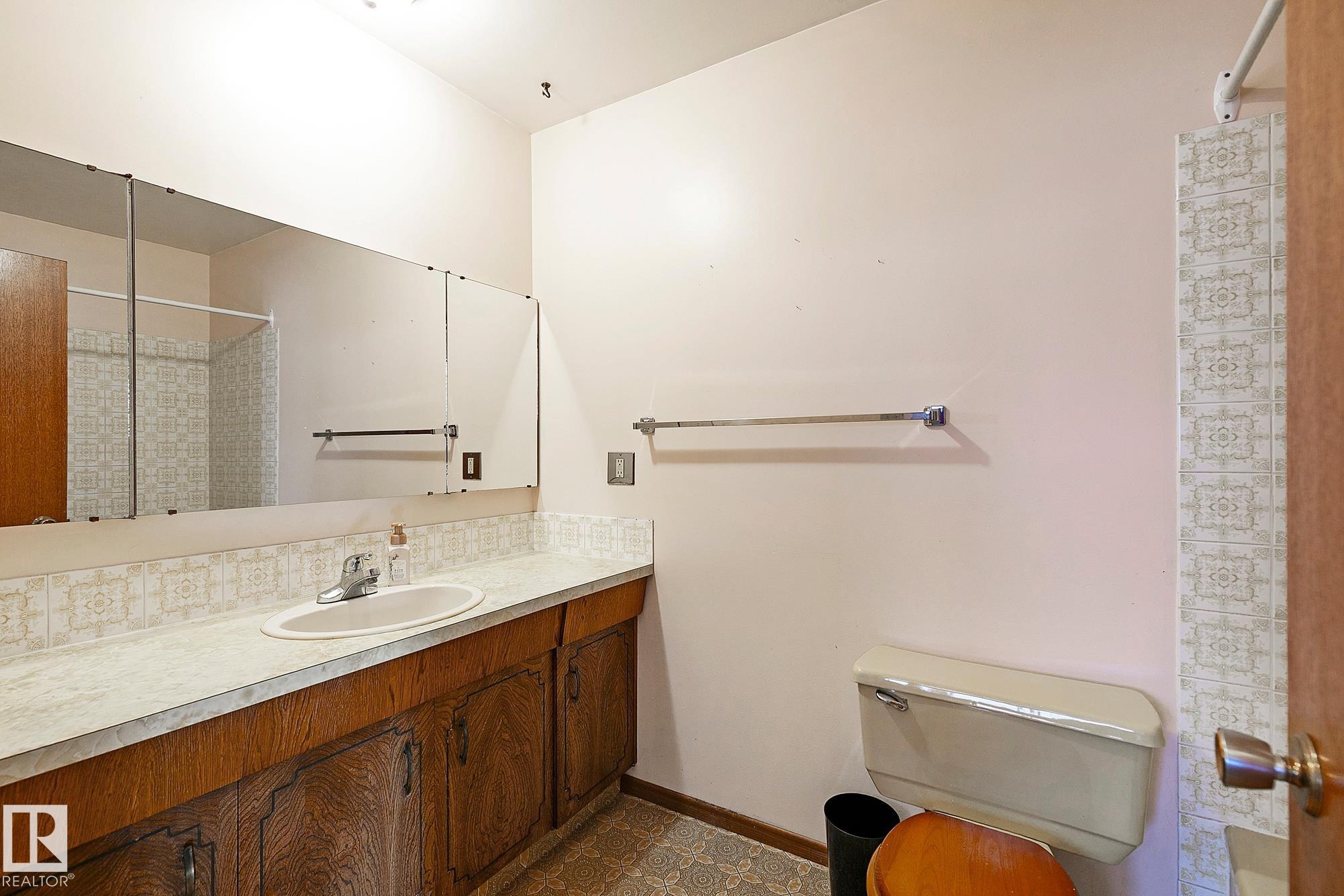 Photo 17 at 8561 89 Street NW, Bonnie Doon, Edmonton