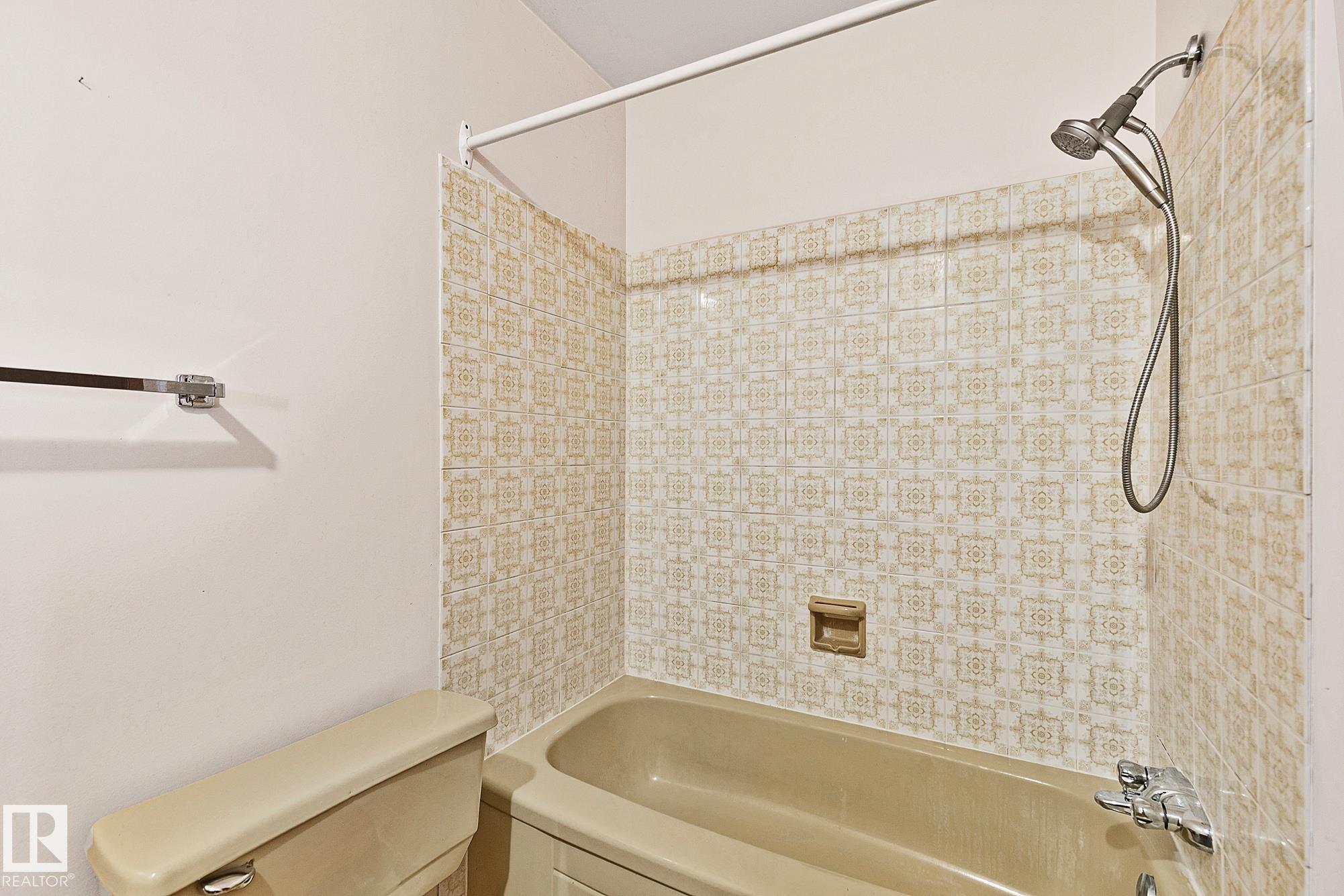 Photo 18 at 8561 89 Street NW, Bonnie Doon, Edmonton