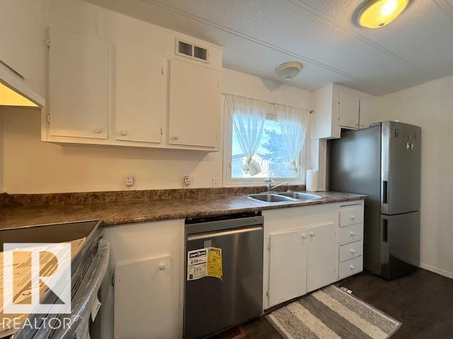 1121 Lakeland Village 3
