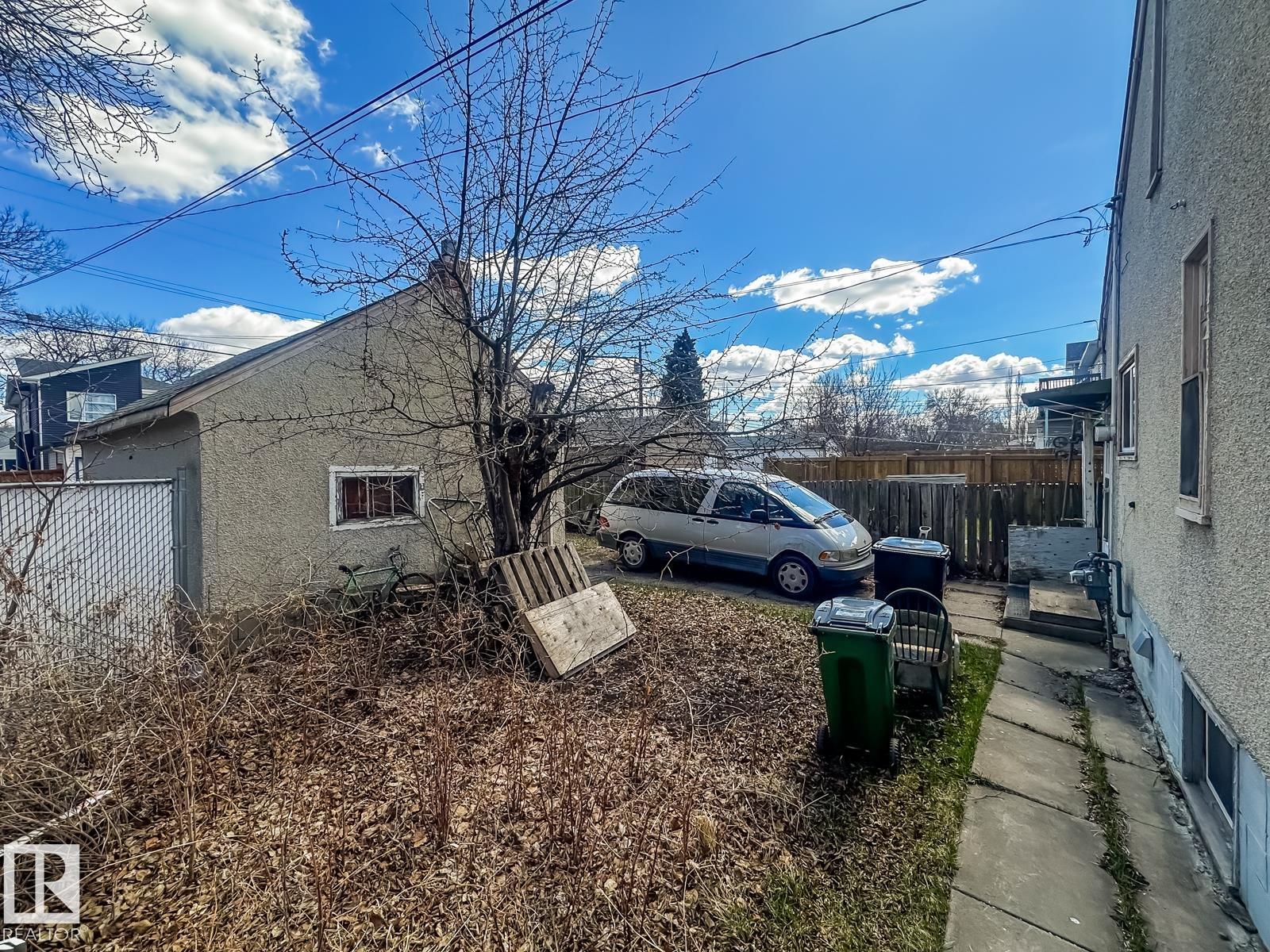 https://zimg.paragon.ice.com/ParagonImages/Property/PM/RAE/225391499/32/0/0/50304c1dabb7ca81cfa6fc009b17ca82/1/5acf4e3bb9137923b3b711a16eb5fdc5/225391499-0c4cdb85-87a9-4626-a35e-b21799128fb3.JPG