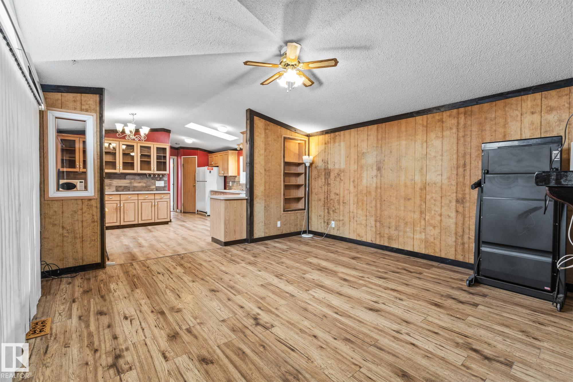 Picture for 2863 lakeside close NW