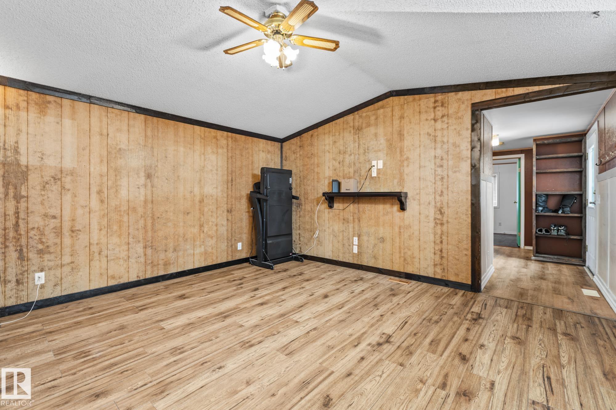 Picture for 2863 lakeside close NW