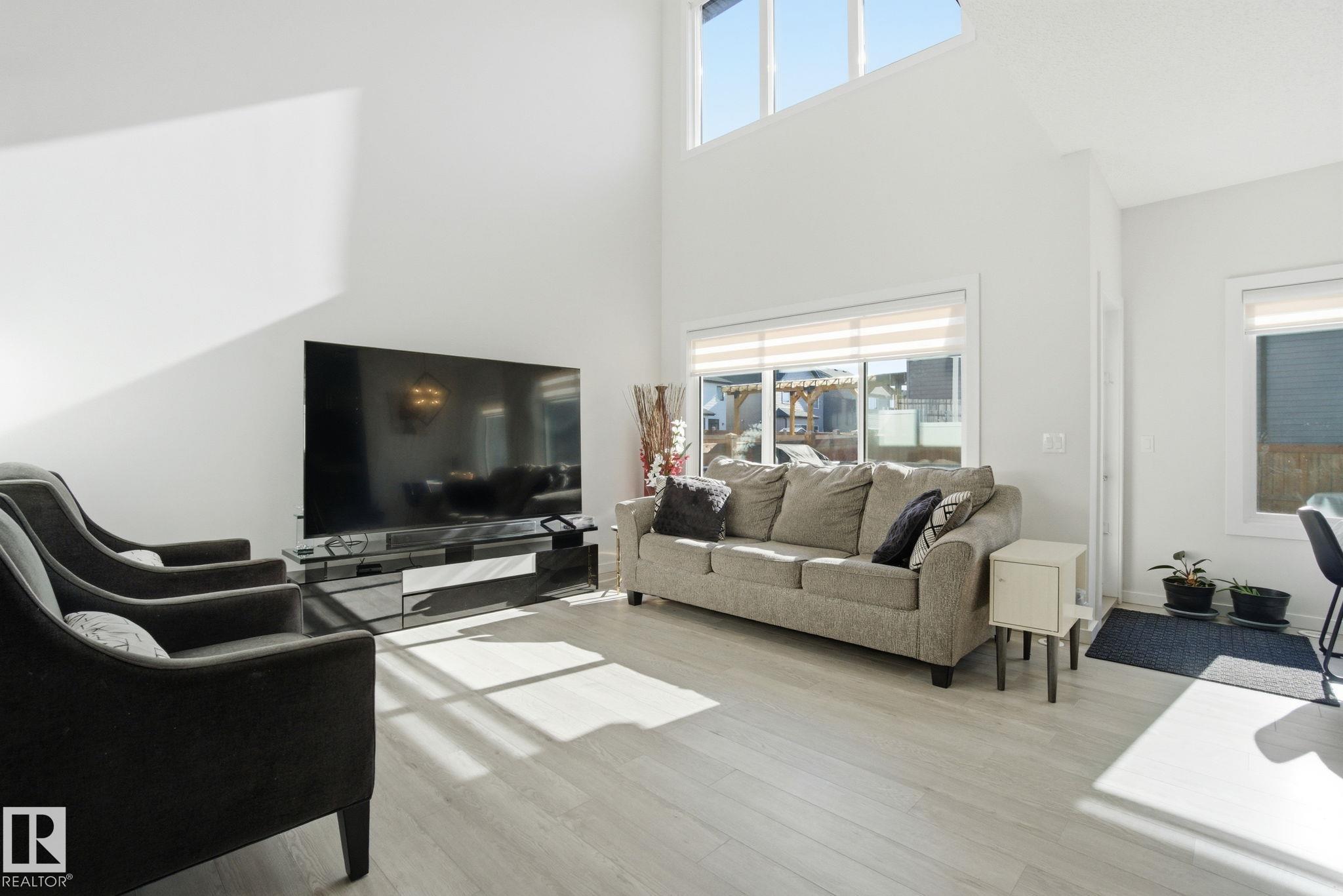 Picture for 15851 22 AV SW