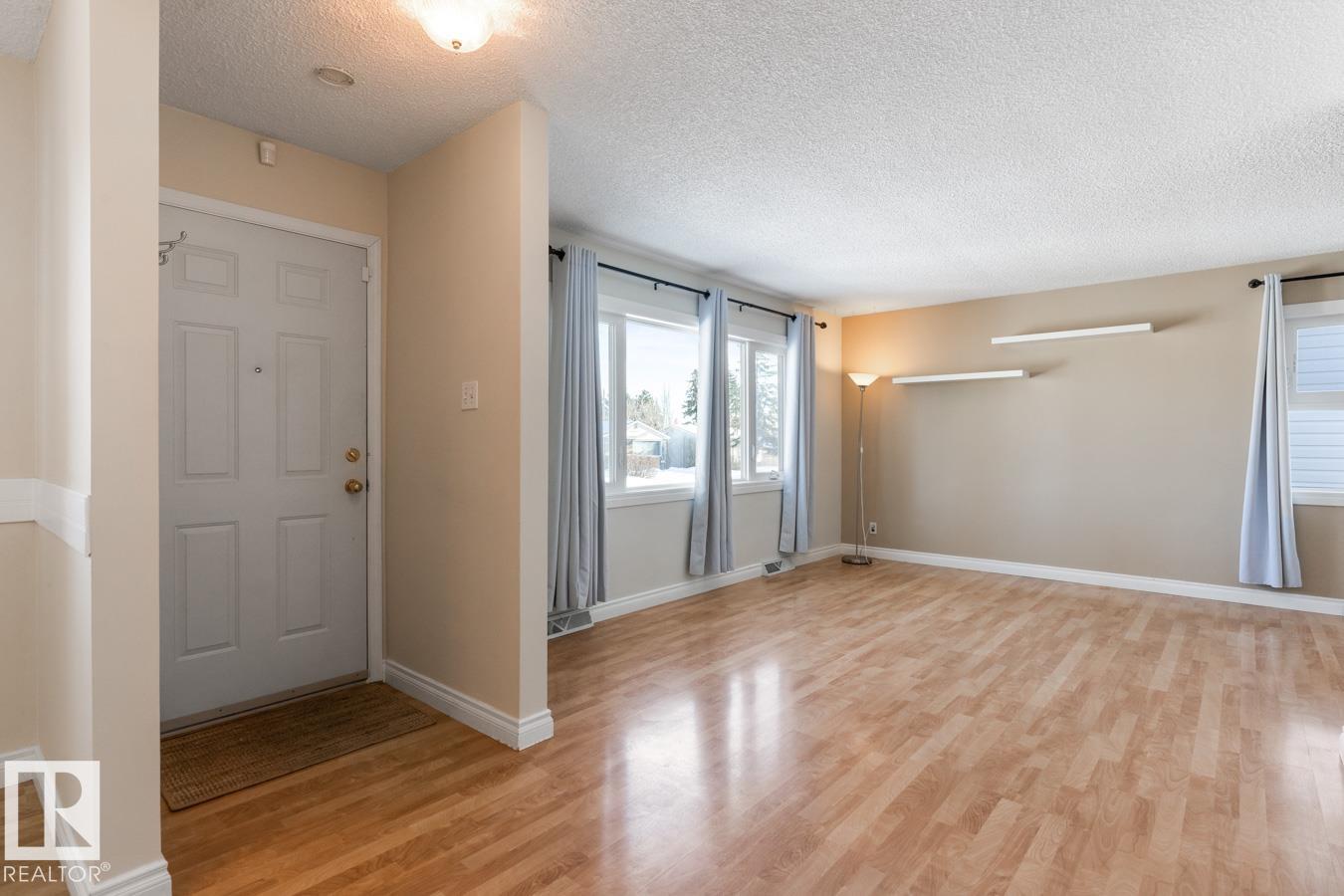 Photo 6 at 7324 77 Street NW, Avonmore, Edmonton