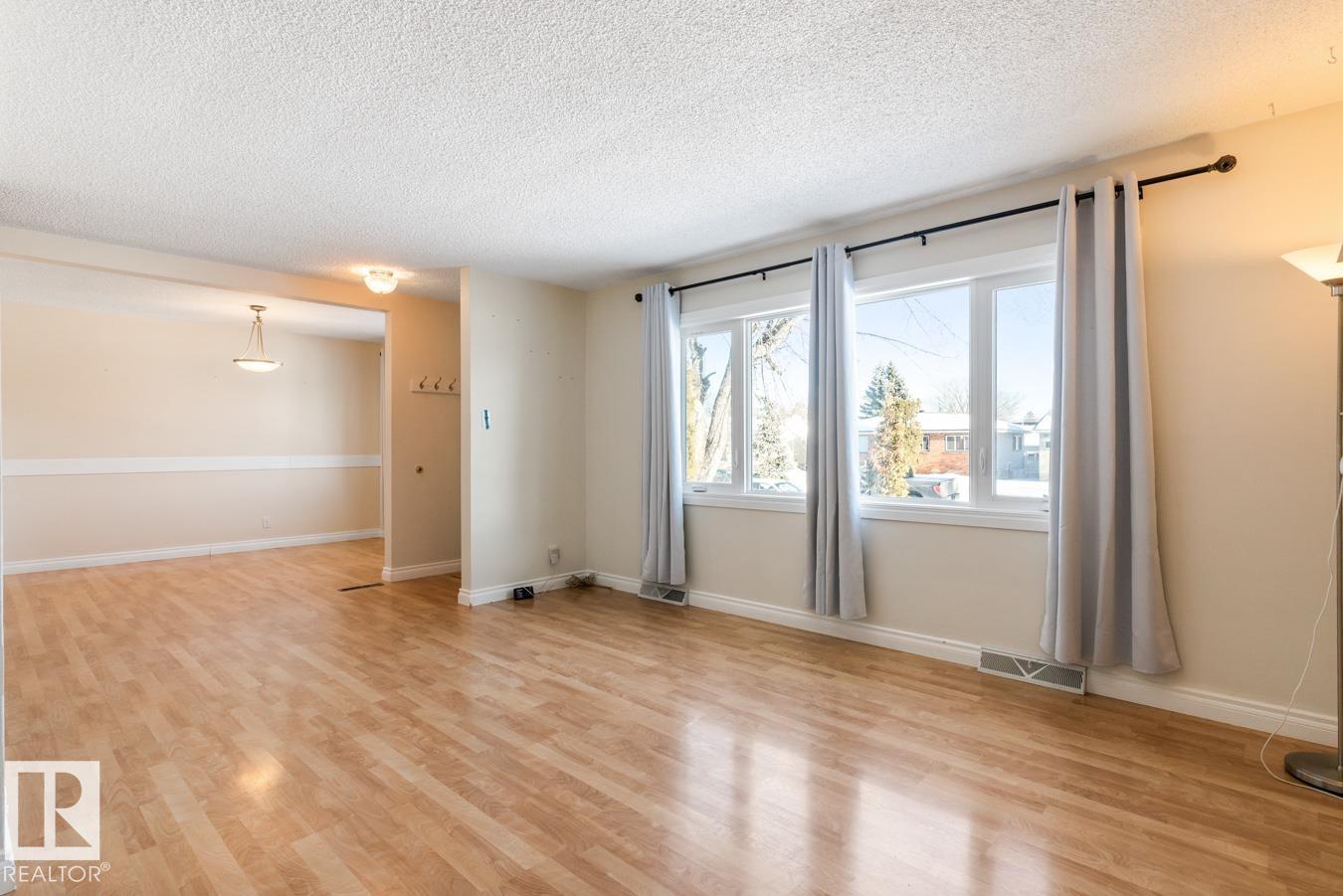 Photo 8 at 7324 77 Street NW, Avonmore, Edmonton