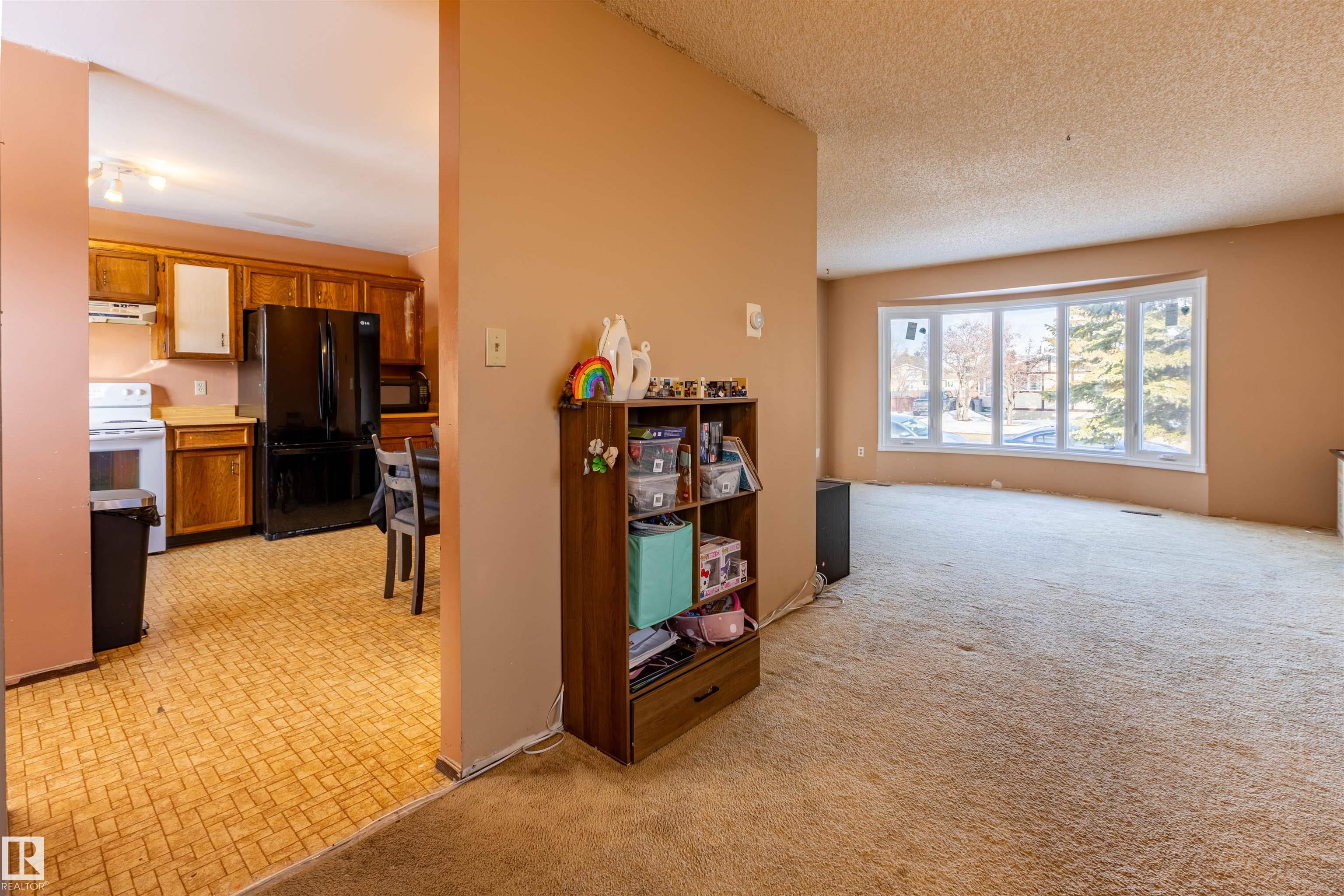 Photo 11 at 207 Grandin Drive, Morinville