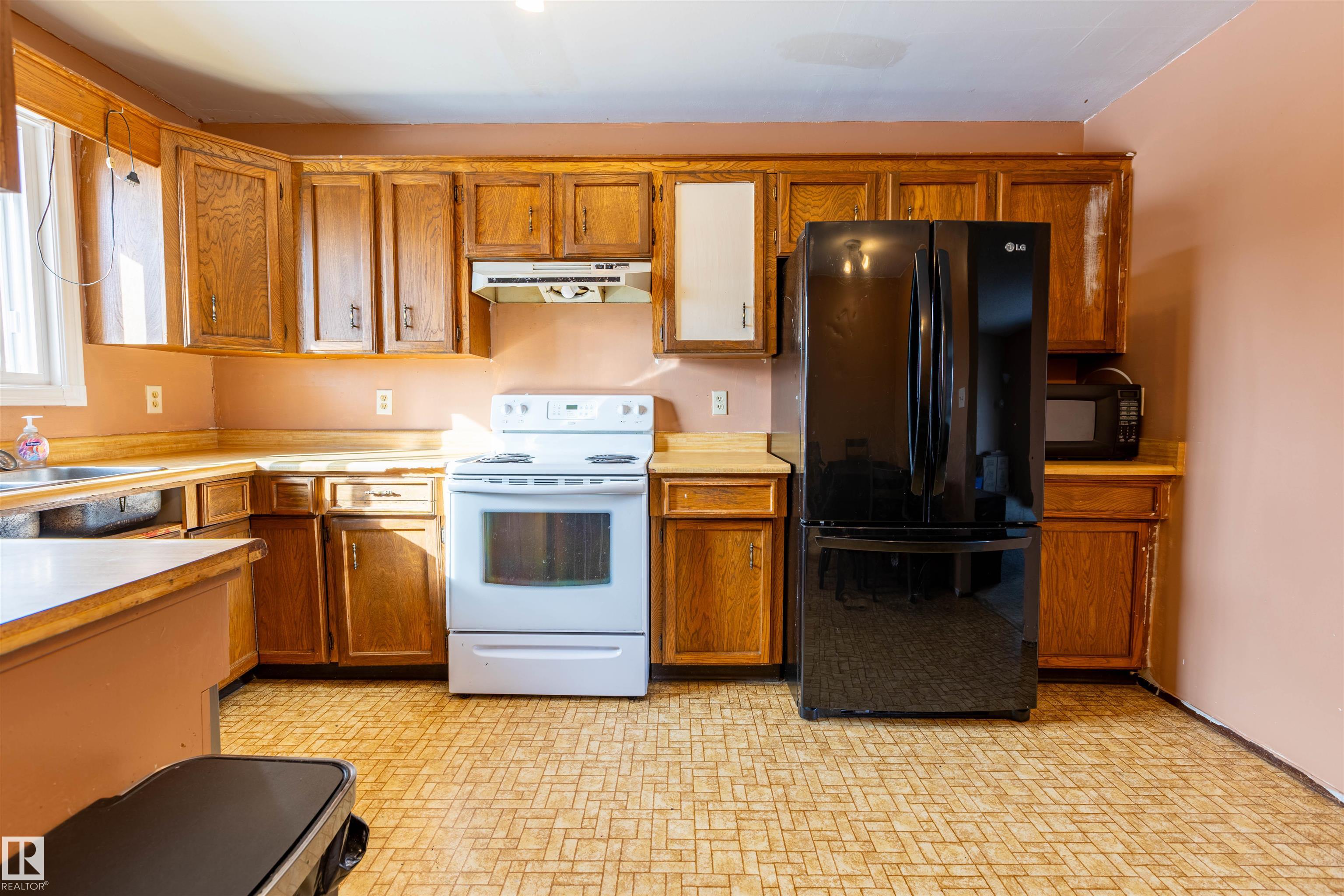 Photo 14 at 207 Grandin Drive, Morinville