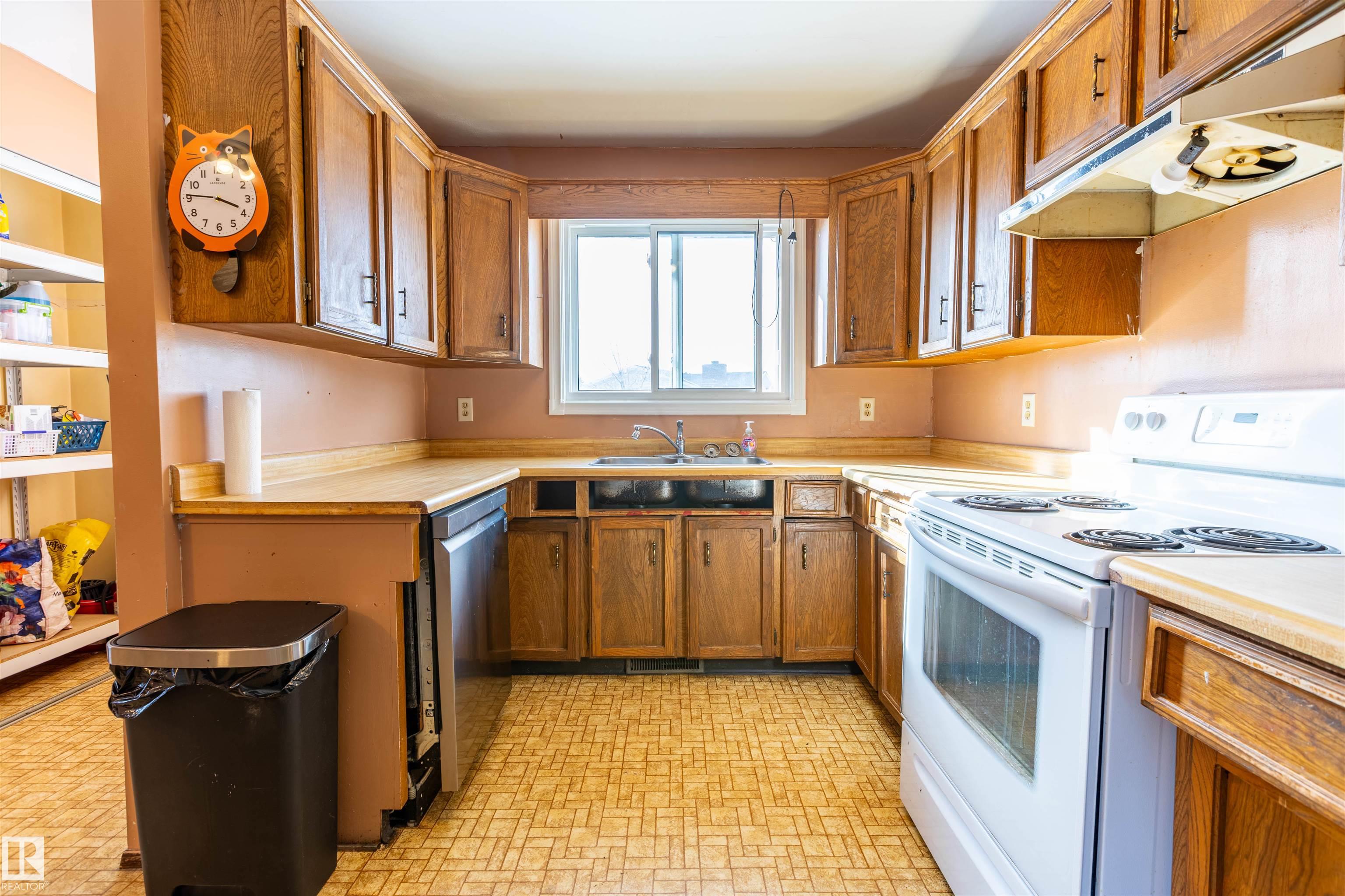 Photo 15 at 207 Grandin Drive, Morinville