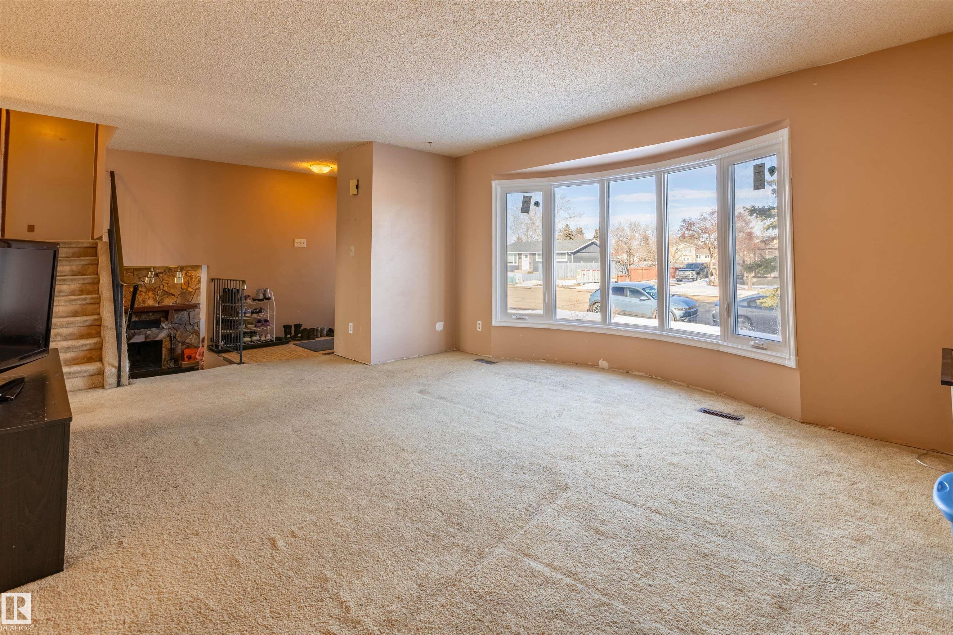 Photo 7 at 207 Grandin Drive, Morinville