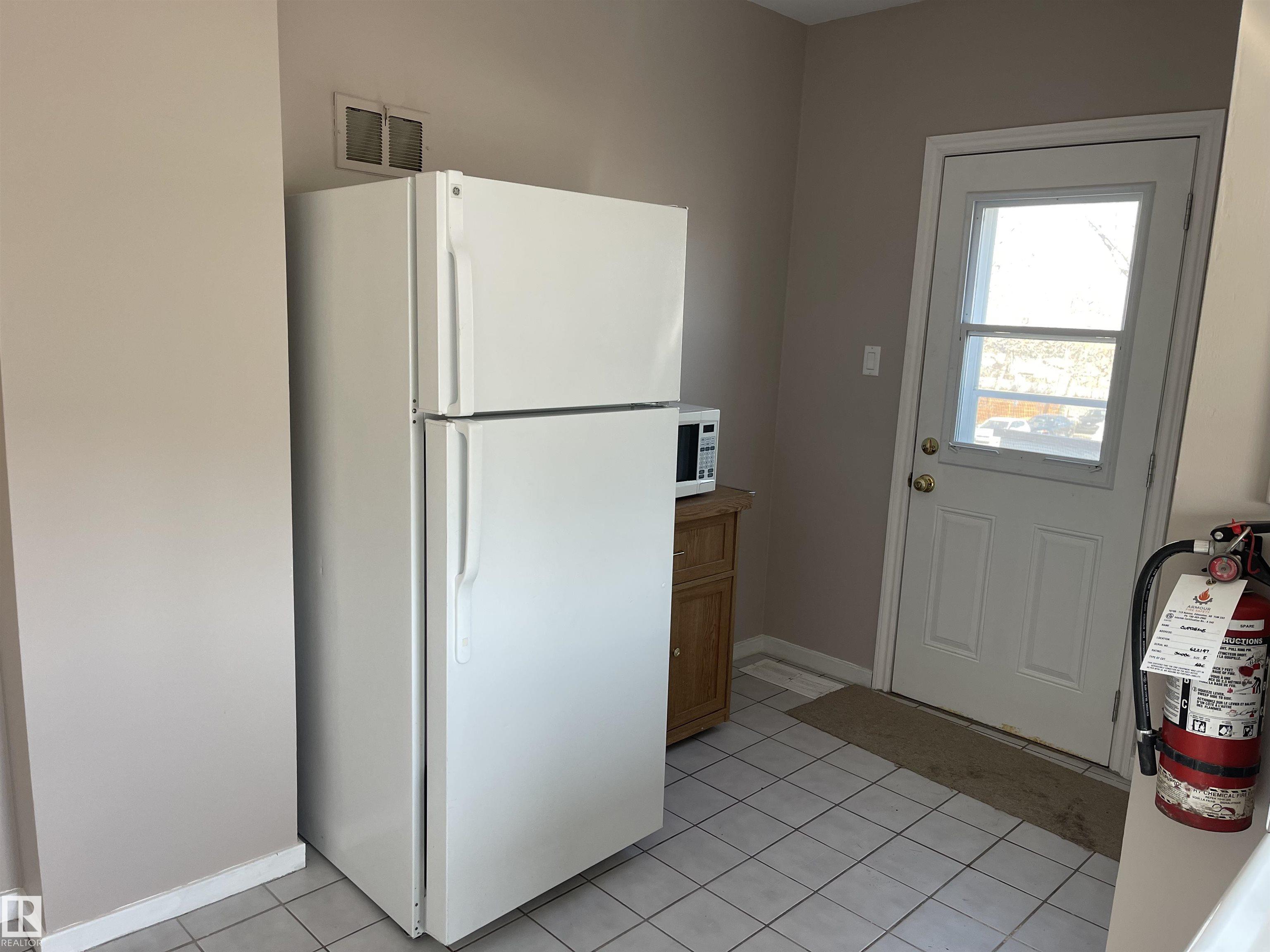 Photo 15 at 11161 96 Street NW, Alberta Avenue, Edmonton