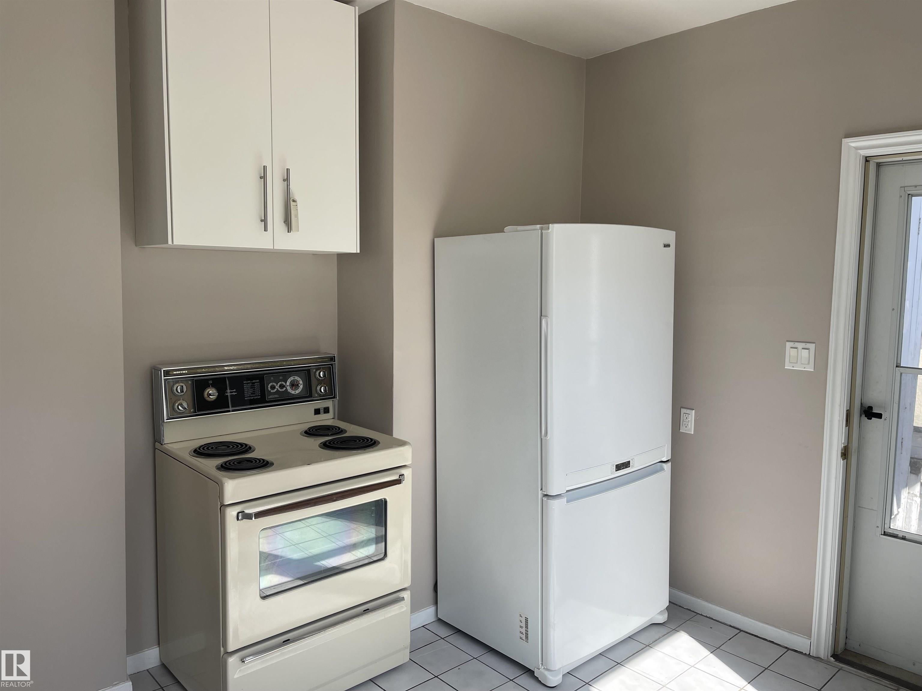 Photo 7 at 11161 96 Street NW, Alberta Avenue, Edmonton