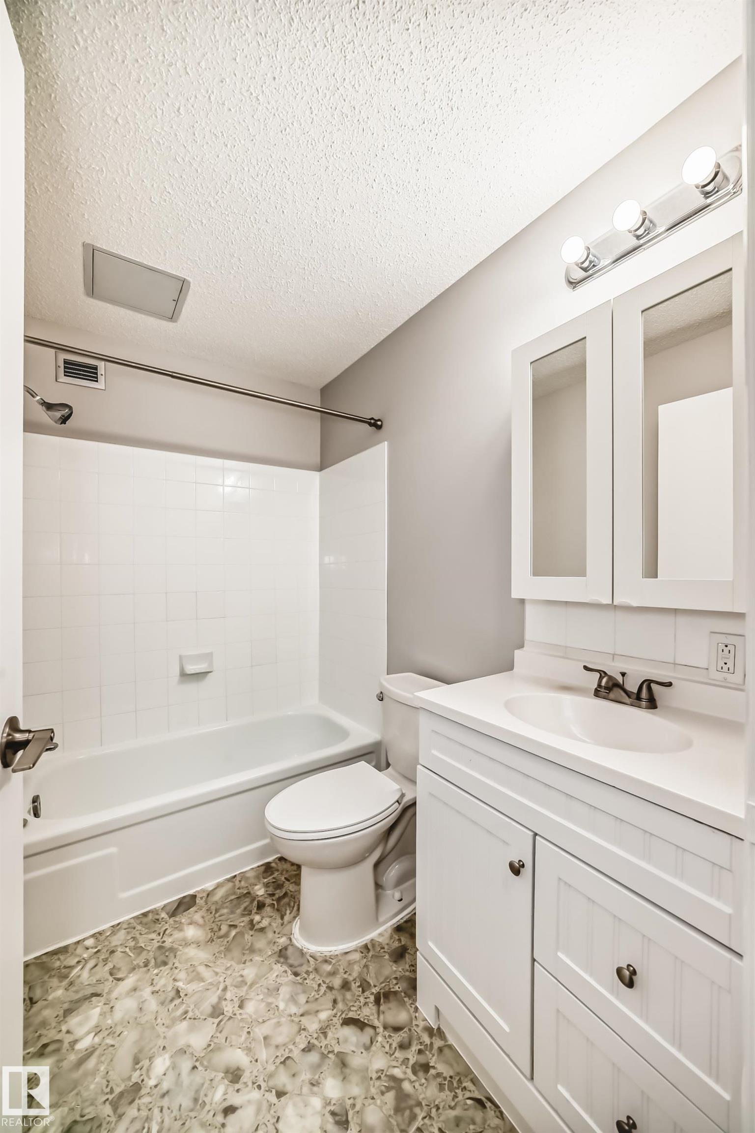 Photo 26 at 1404 - 11307 99 Avenue NW, Wîhkwêntôwin, Edmonton