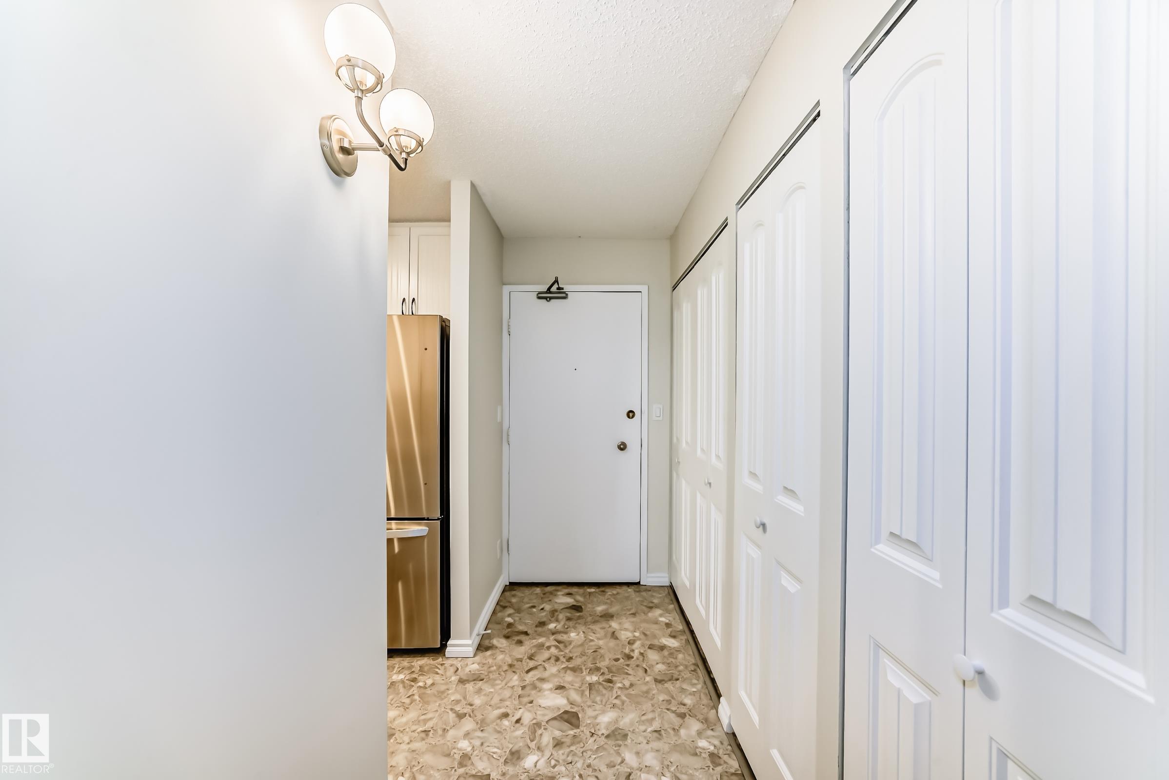 1404 - 11307 99 Avenue NW, Wîhkwêntôwin, Edmonton