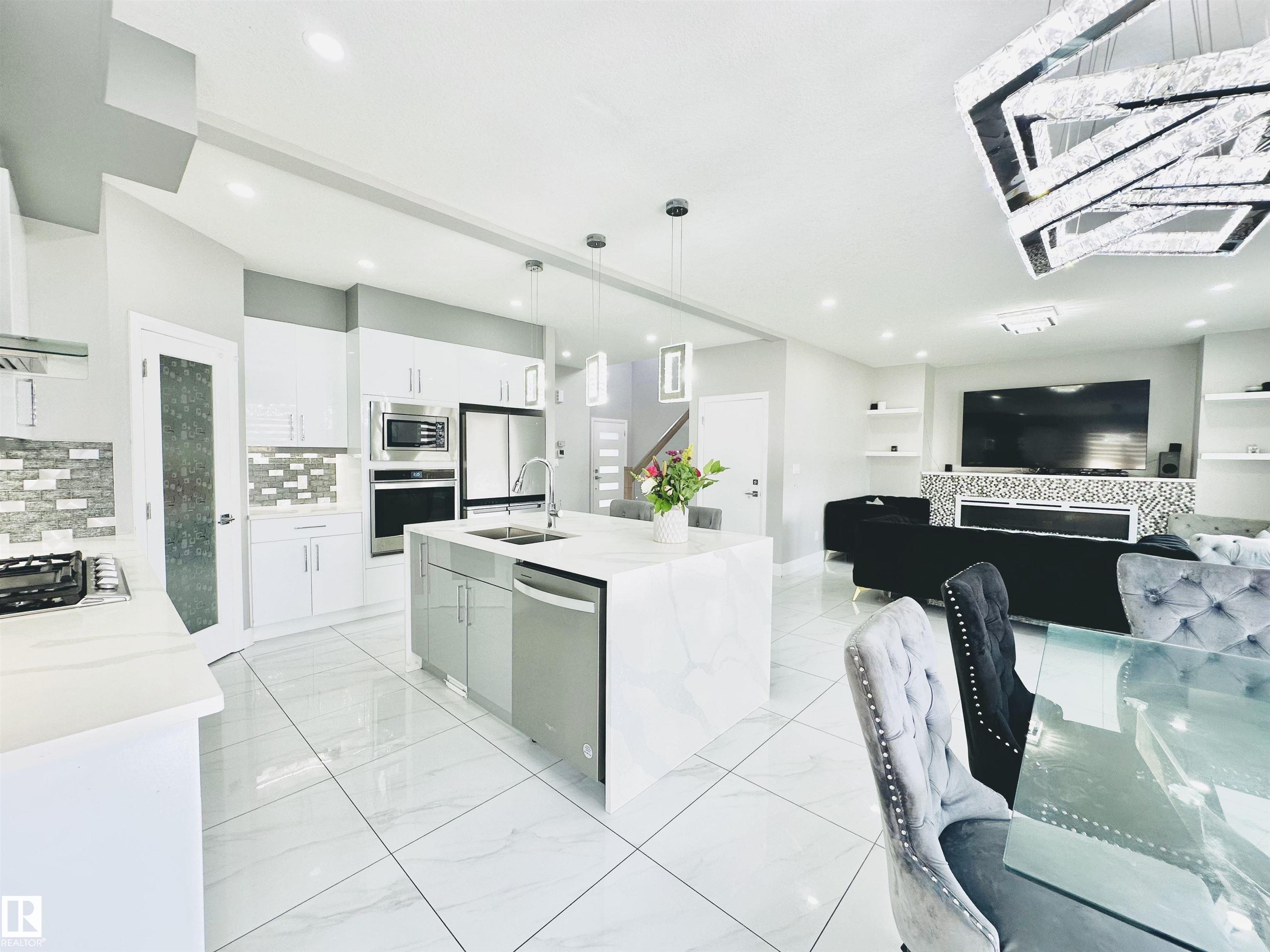 Picture for 6222 172A AV NW