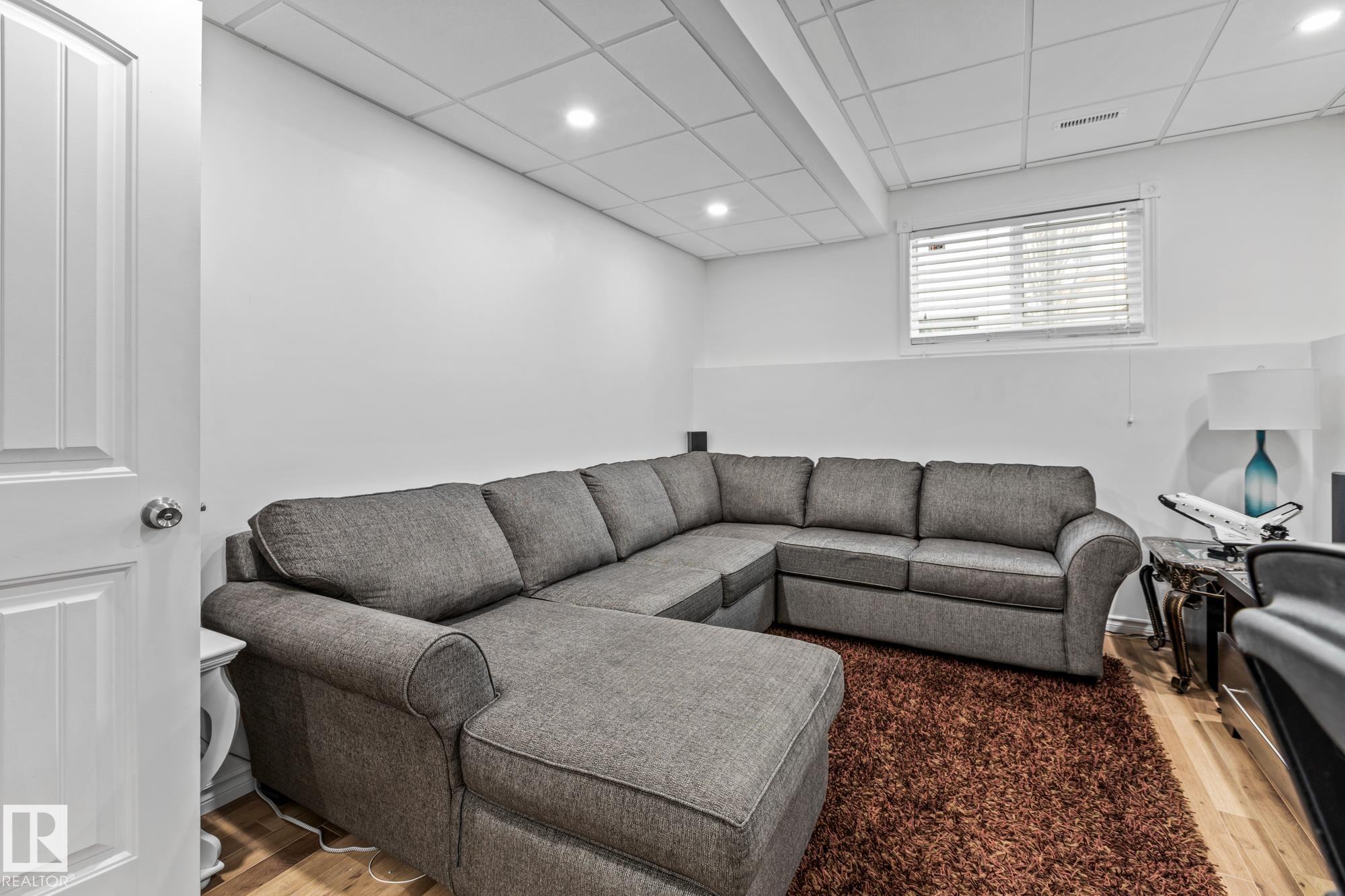 Photo 11 at 9710 88 Street, Morinville