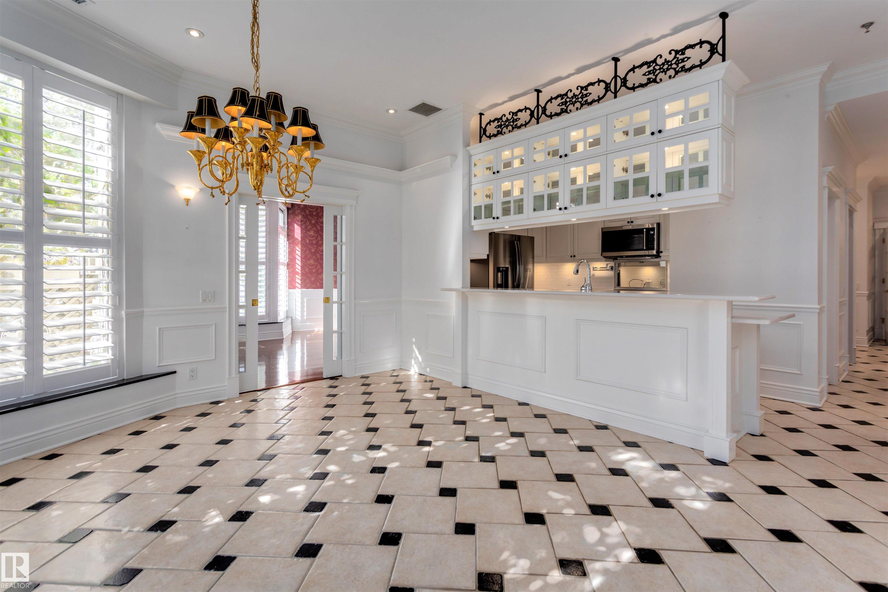 Photo 2 at 102 - 11826 100, Wîhkwêntôwin, Edmonton