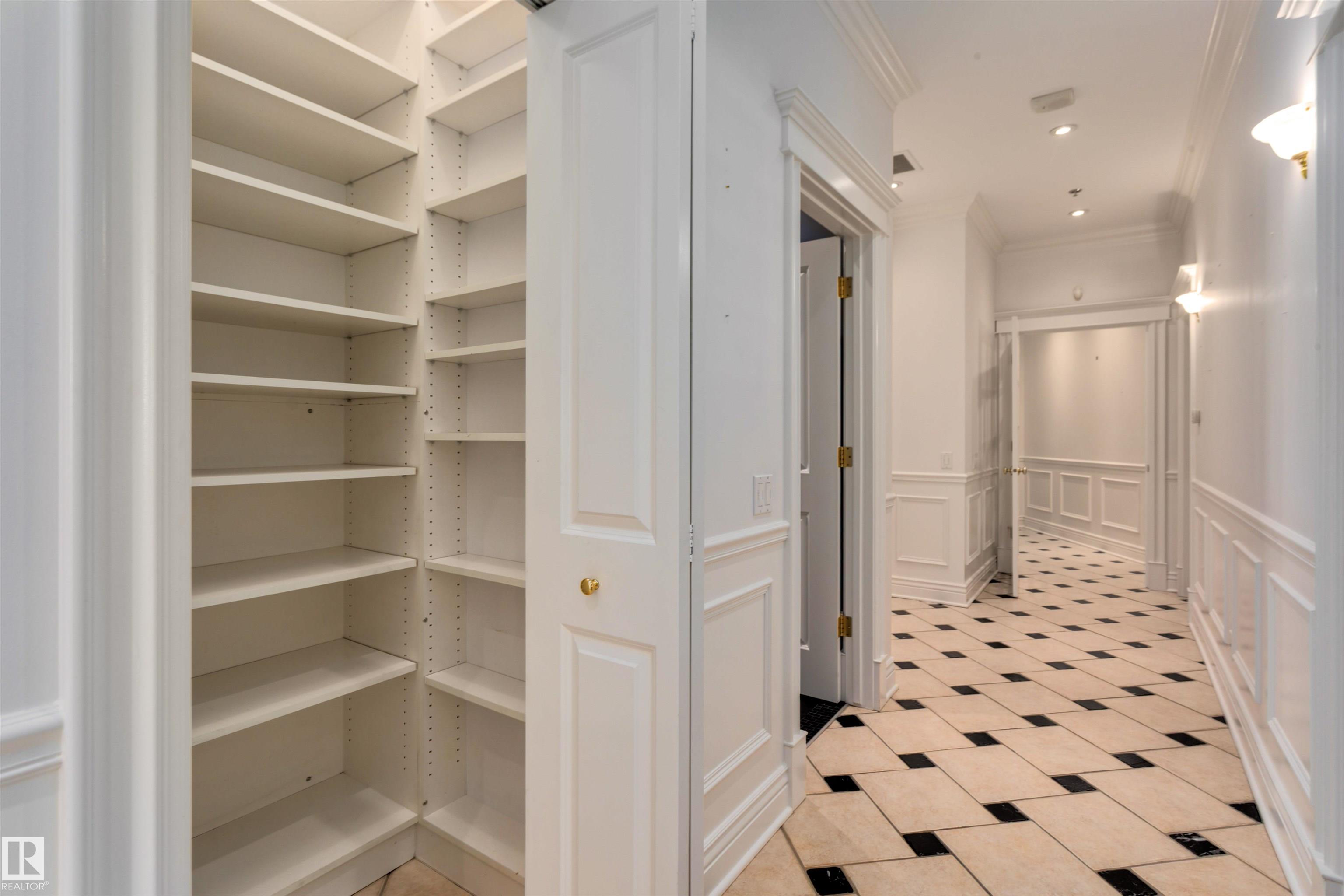 Photo 19 at 102 - 11826 100, Wîhkwêntôwin, Edmonton