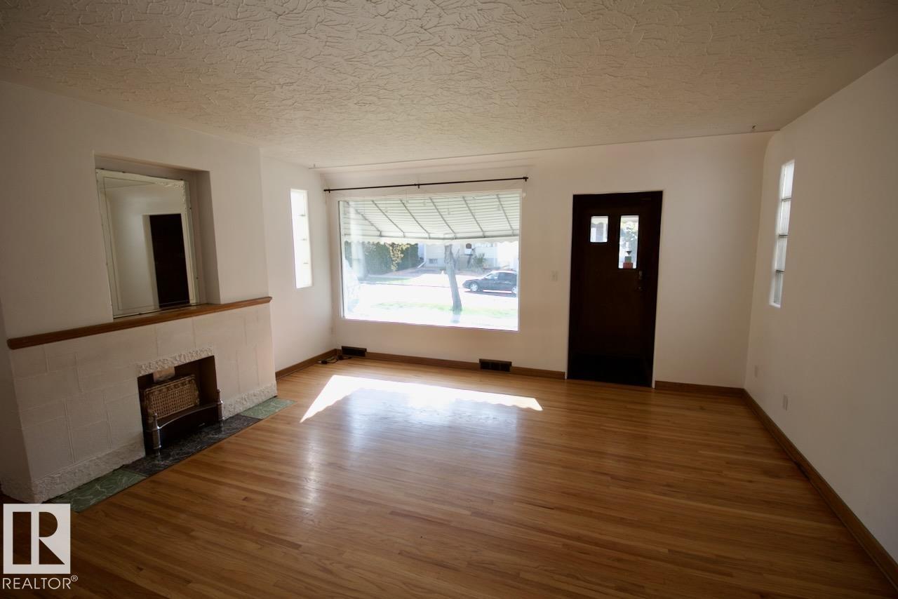 Picture for #UPPER 10922 75 AV NW NW