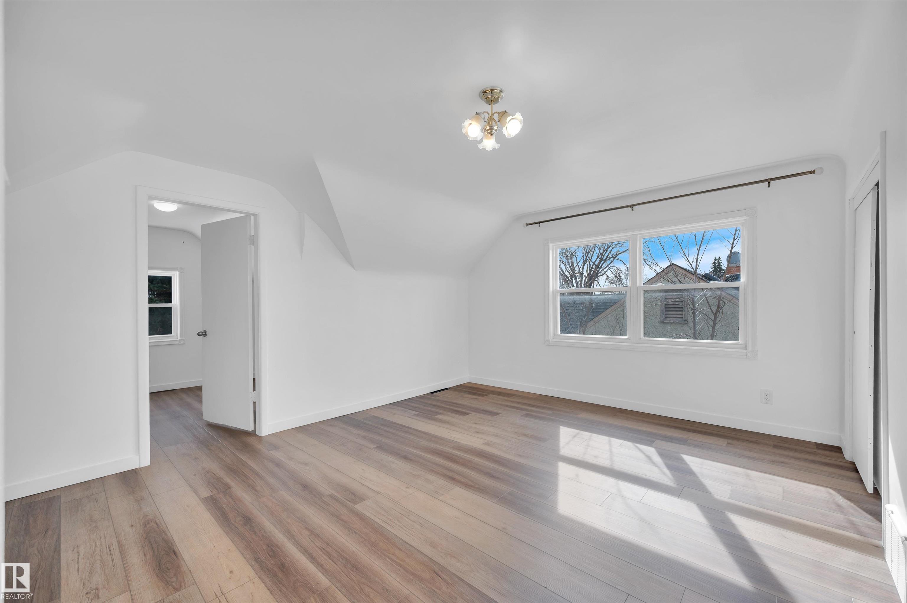 Photo 21 at 12436 75 Street NW, Elmwood Park, Edmonton