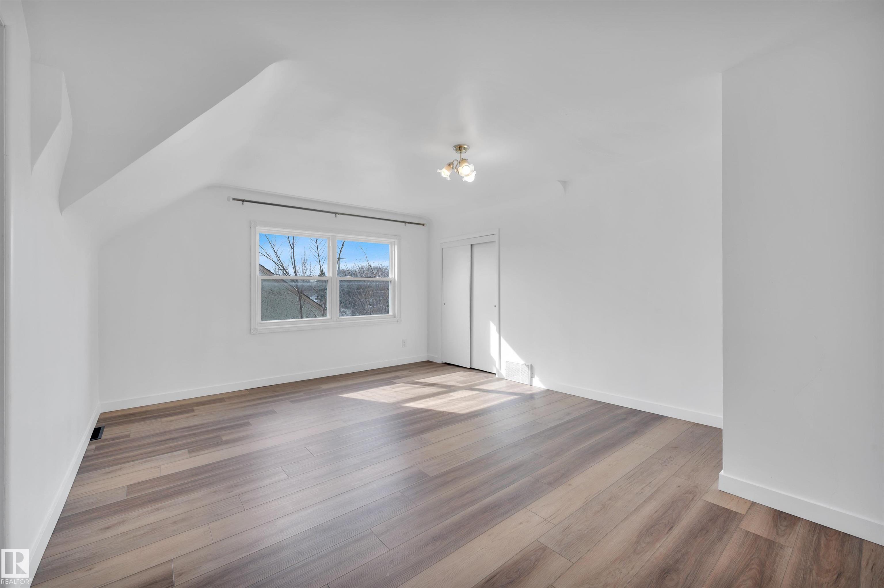 Photo 22 at 12436 75 Street NW, Elmwood Park, Edmonton