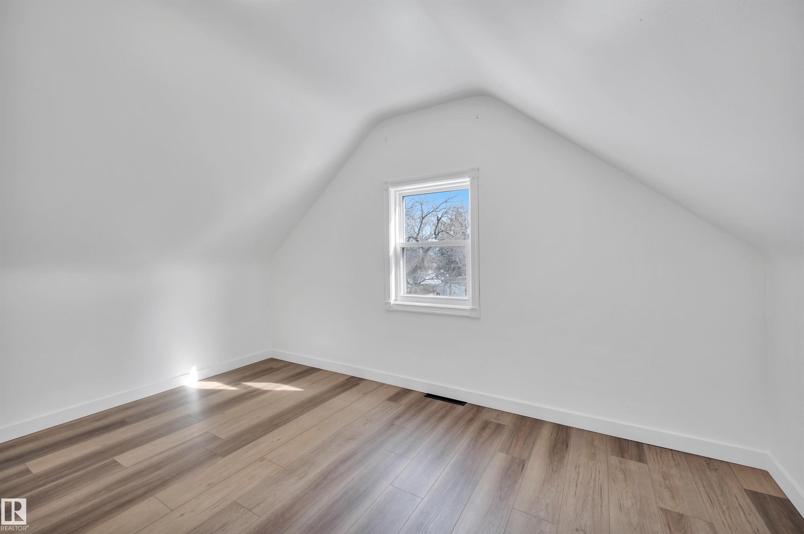 Photo 24 at 12436 75 Street NW, Elmwood Park, Edmonton