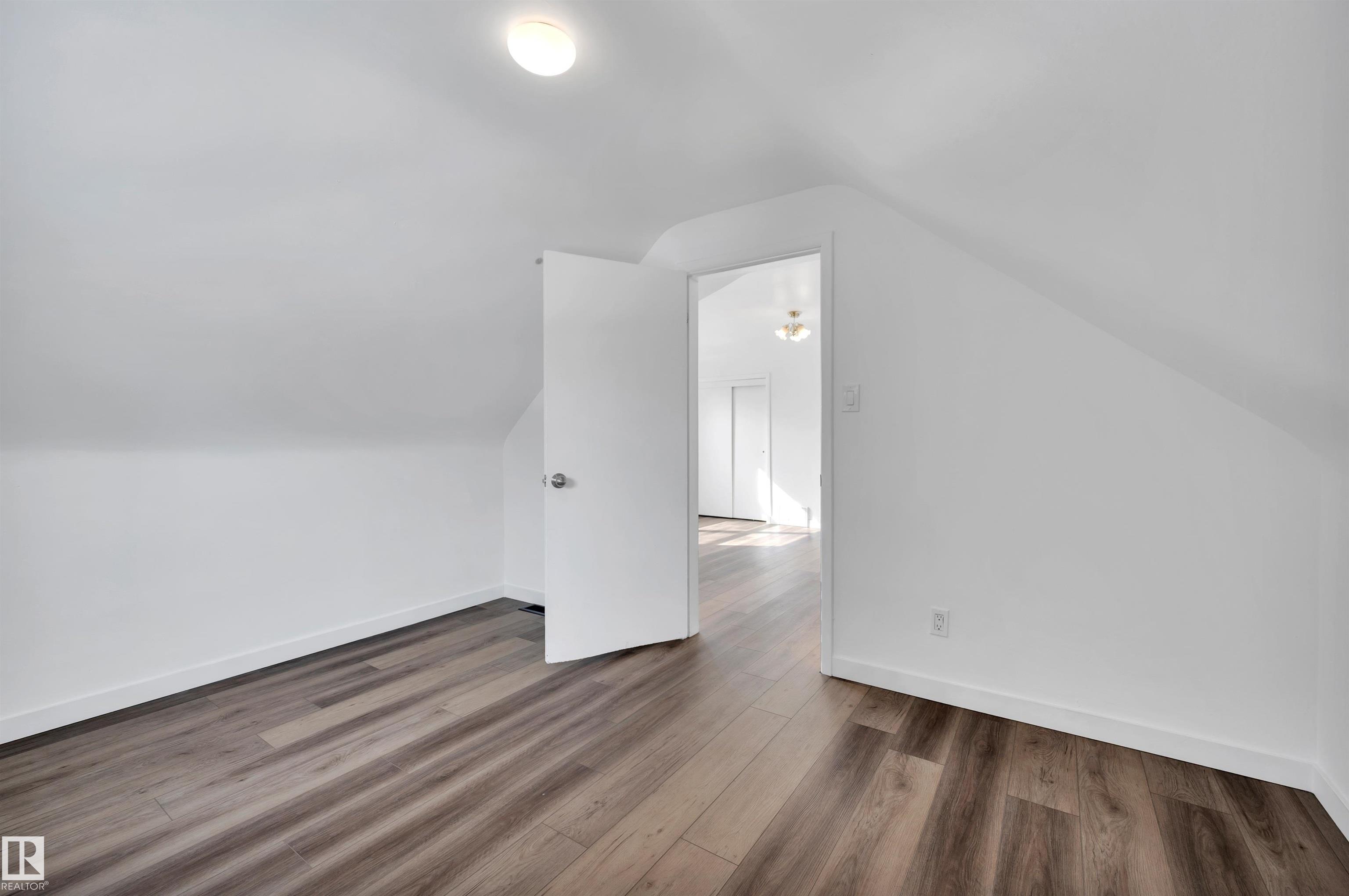 Photo 25 at 12436 75 Street NW, Elmwood Park, Edmonton