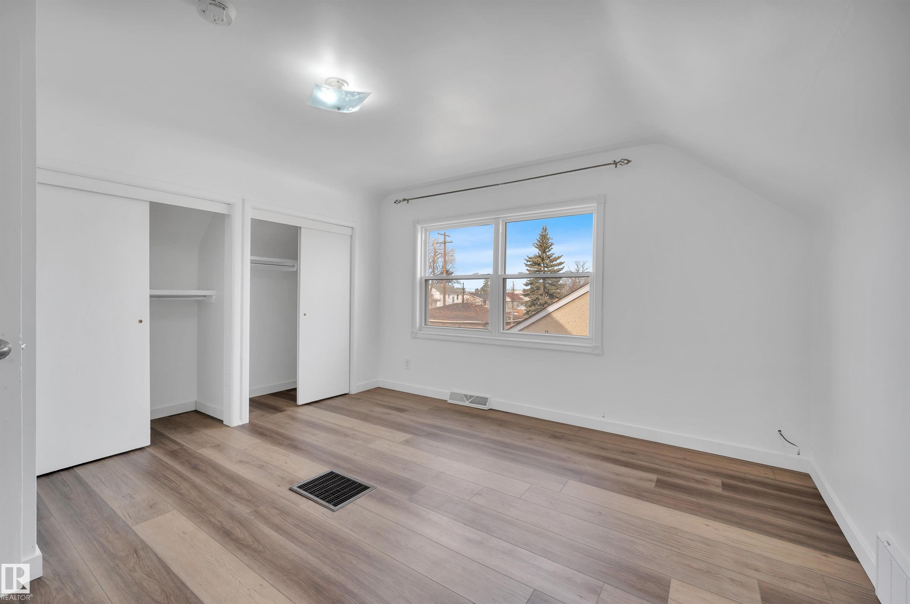 Photo 26 at 12436 75 Street NW, Elmwood Park, Edmonton