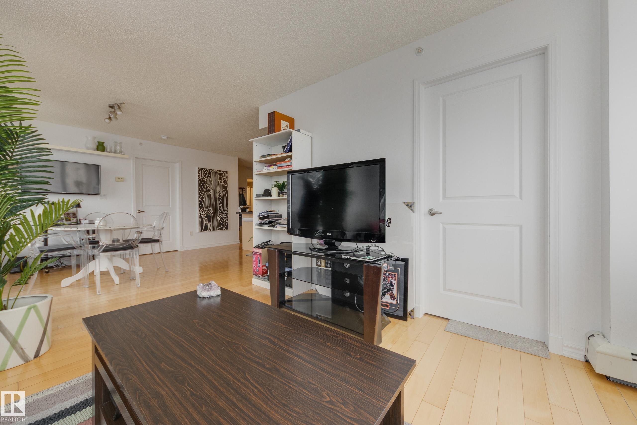 Photo 7 at 1007 - 10180 104 Street NW, Downtown, Edmonton