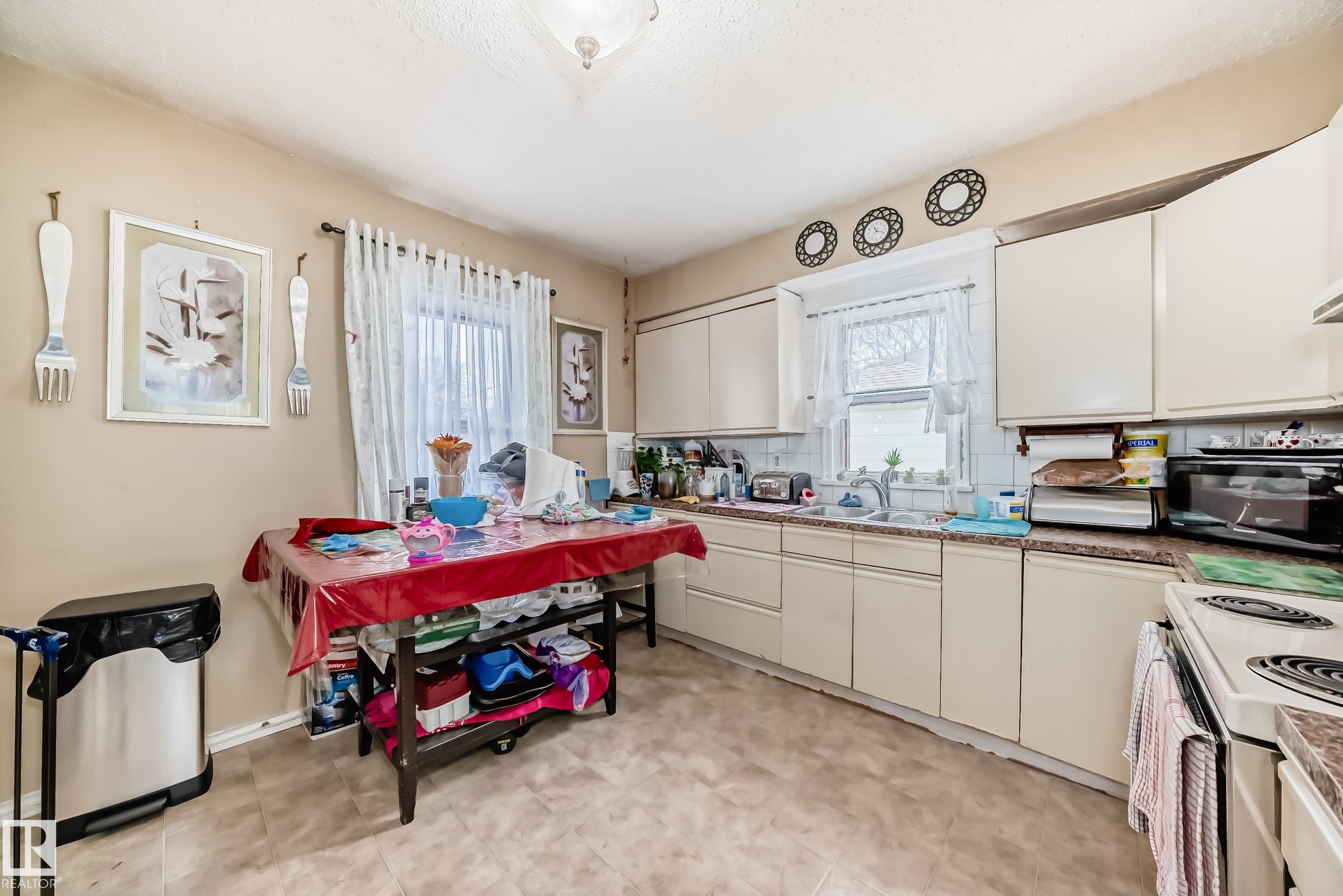 Picture for 12107 83 ST NW