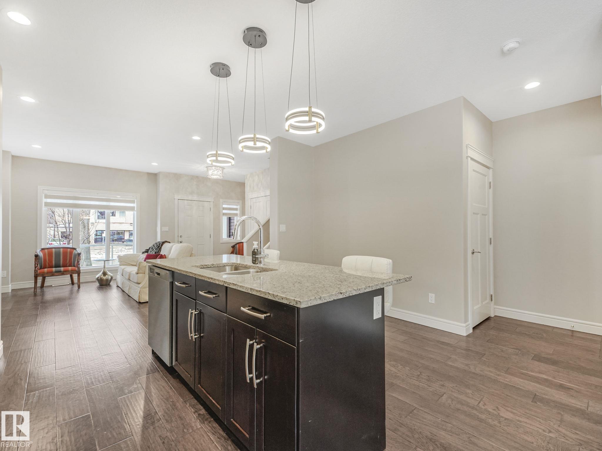 Photo 12 at 2 - 10319 120 Street NW, Wîhkwêntôwin, Edmonton