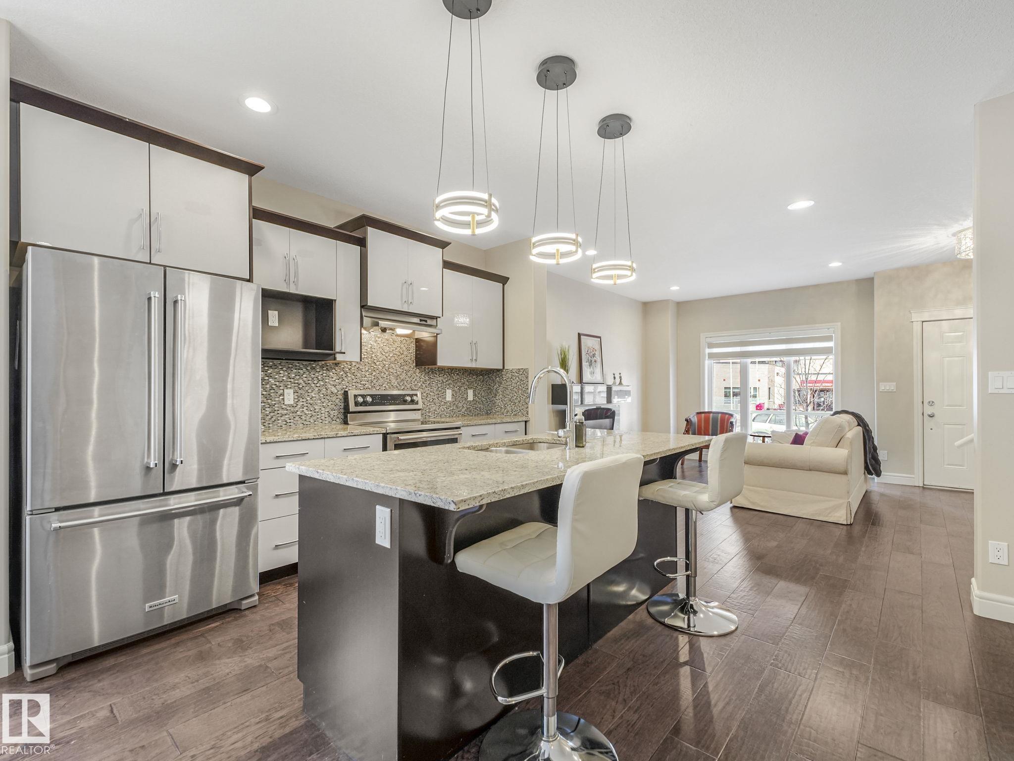 Photo 13 at 2 - 10319 120 Street NW, Wîhkwêntôwin, Edmonton