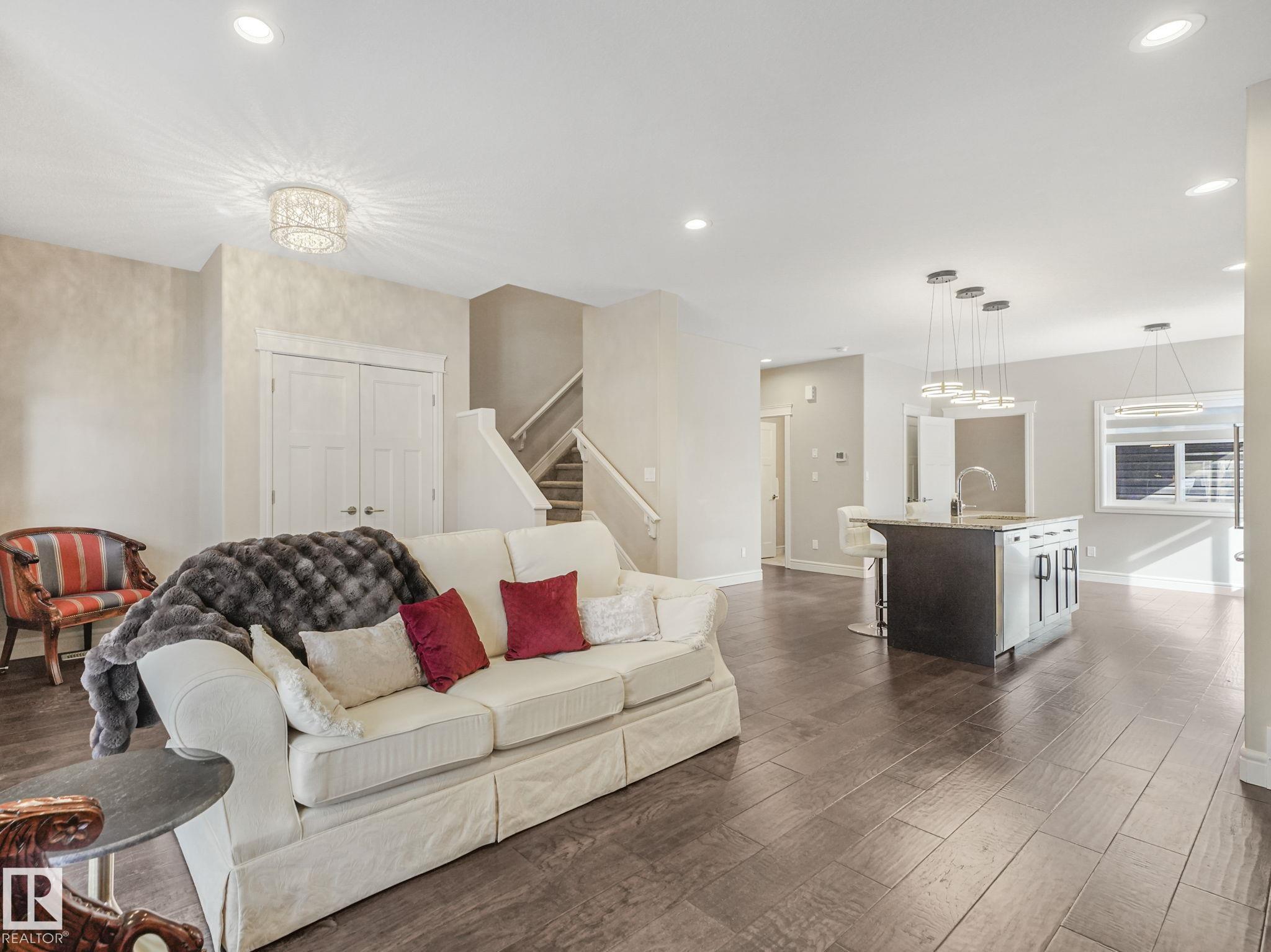 2 - 10319 120 Street NW, Wîhkwêntôwin, Edmonton