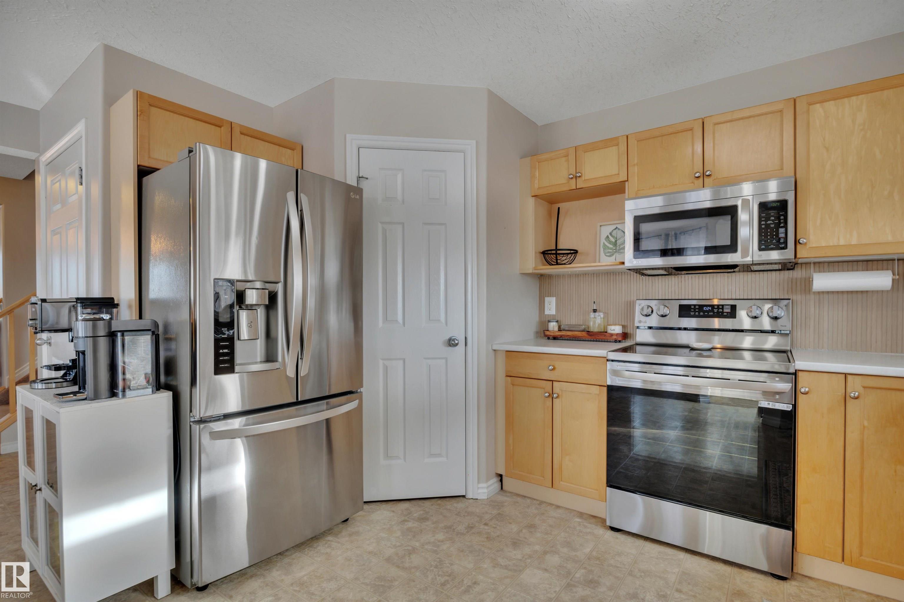 Photo 22 at 79 Suntree Promenade, Suntree, Leduc
