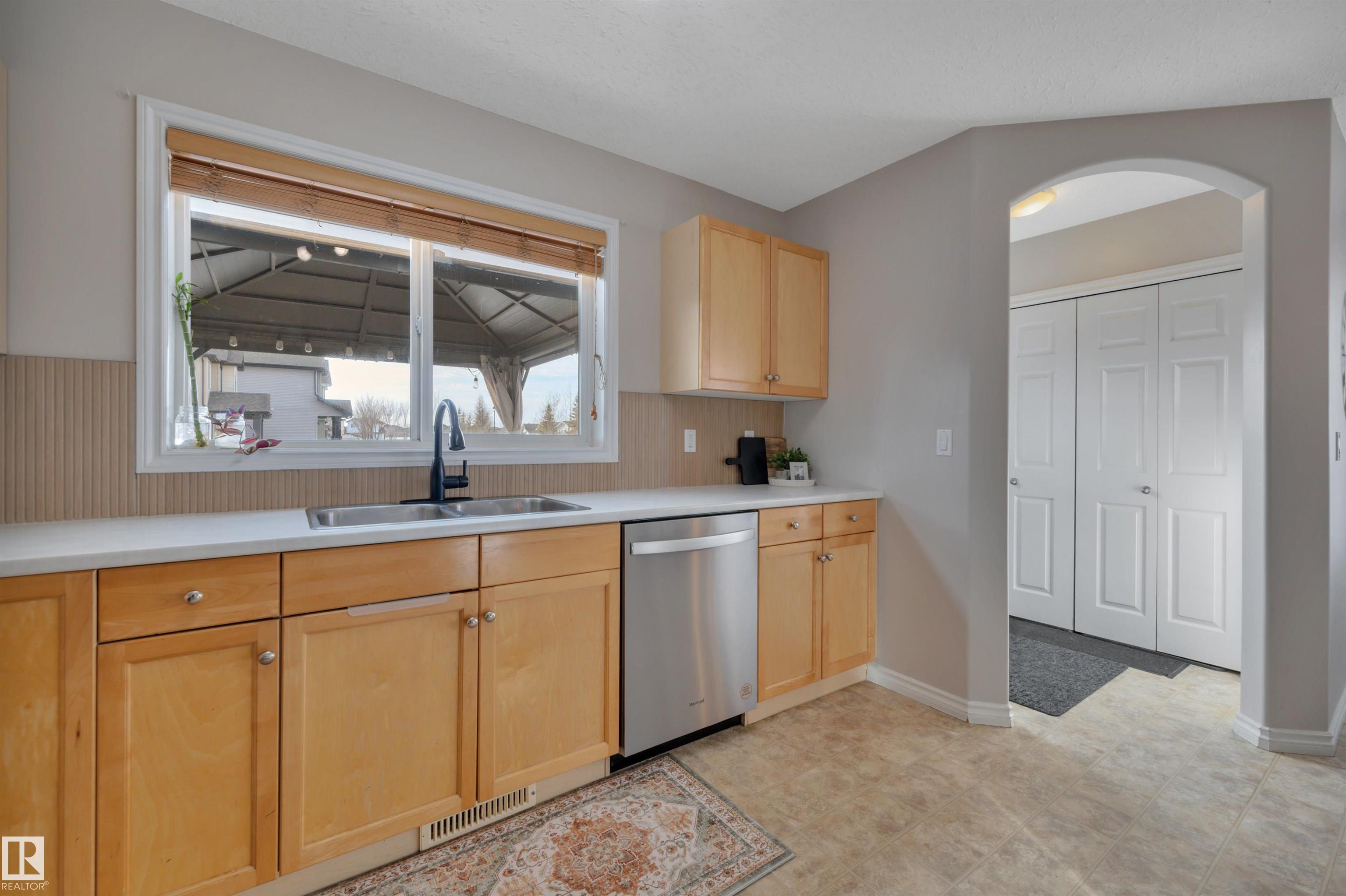 Photo 23 at 79 Suntree Promenade, Suntree, Leduc