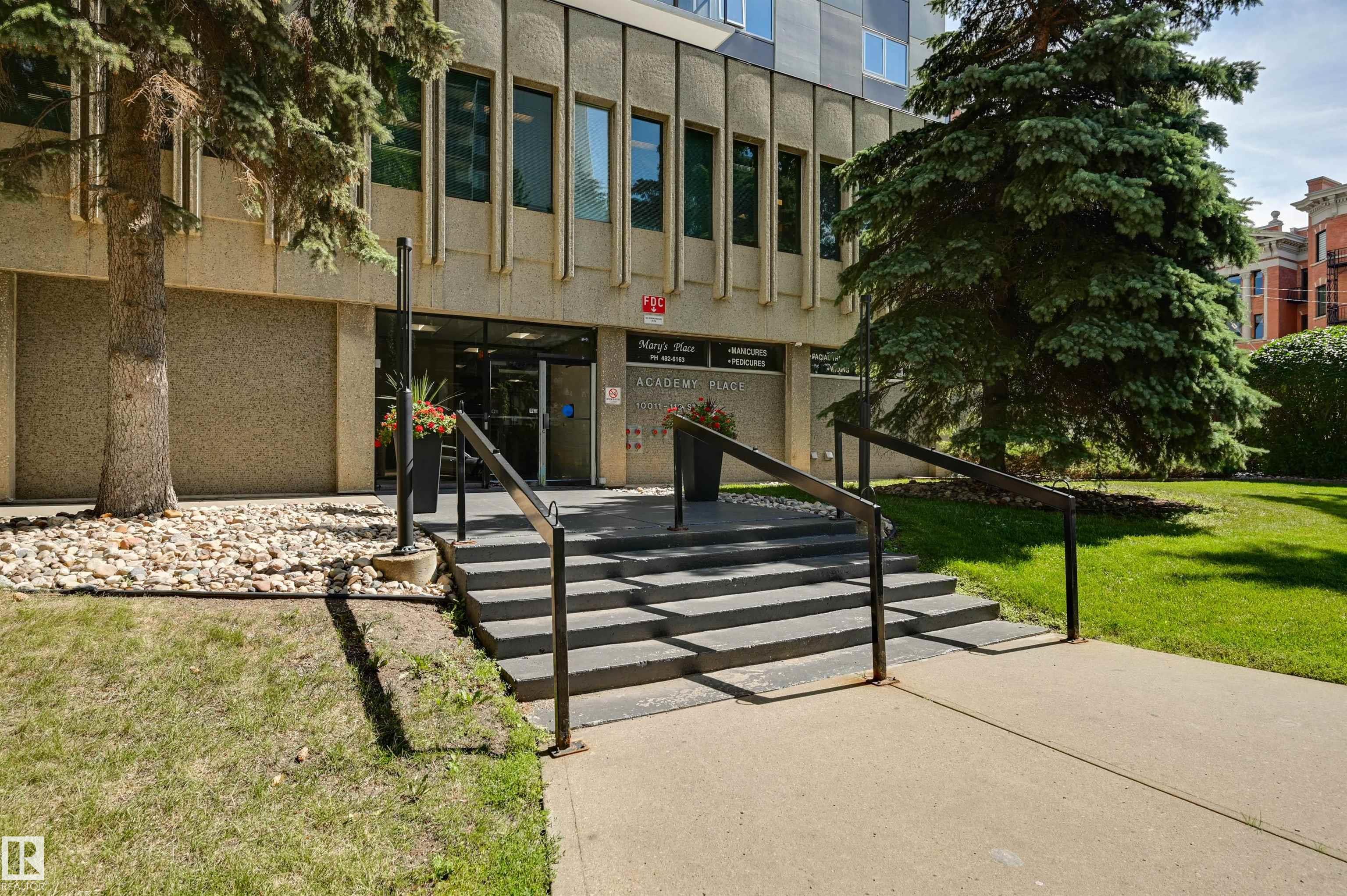 802 - 10011 116 Street NW, Wîhkwêntôwin, Edmonton