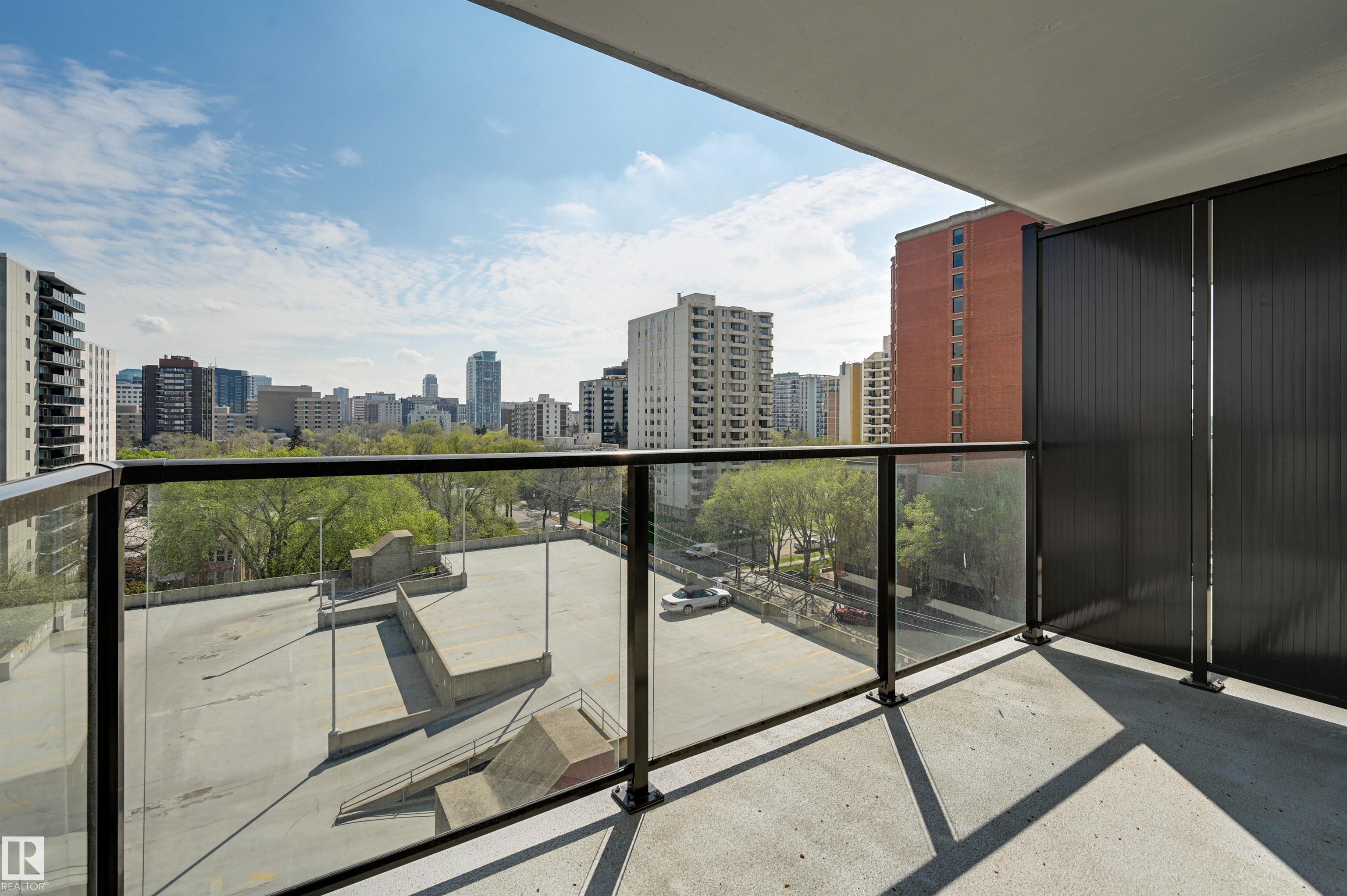 Photo 11 at 802 - 10011 116 Street NW, Wîhkwêntôwin, Edmonton