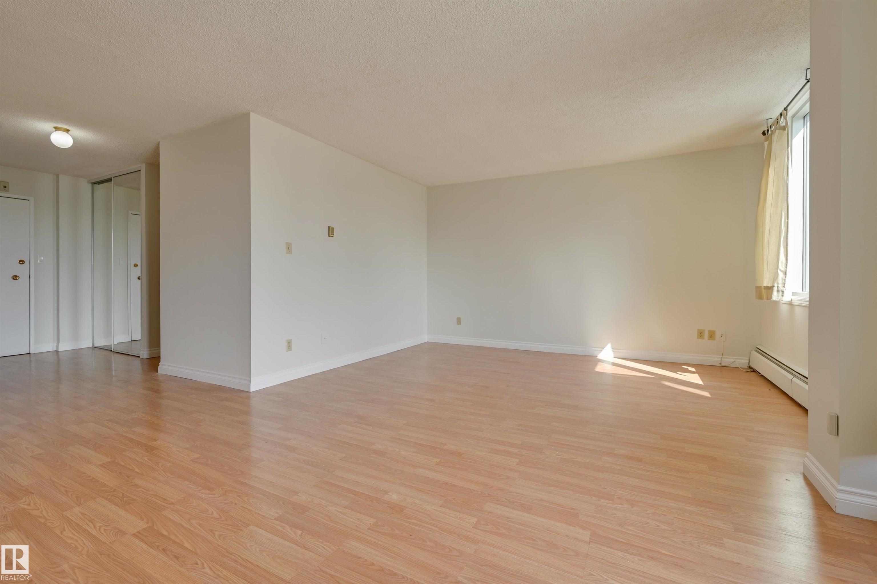 Photo 13 at 802 - 10011 116 Street NW, Wîhkwêntôwin, Edmonton