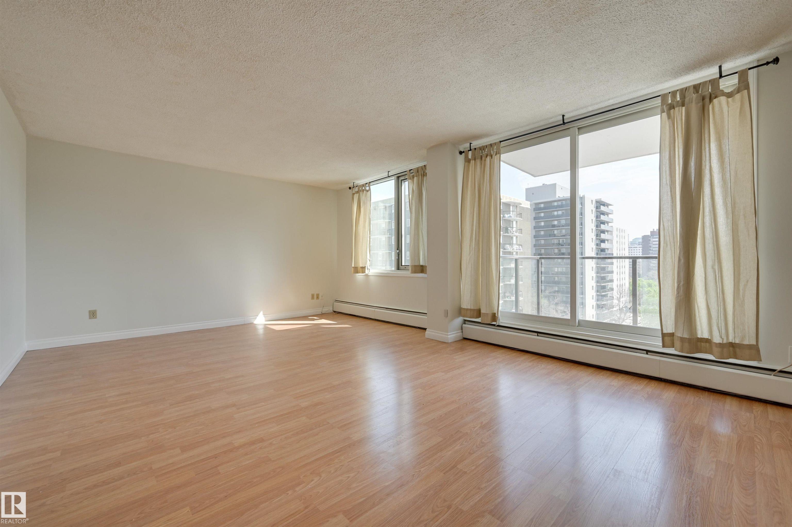 Photo 10 at 802 - 10011 116 Street NW, Wîhkwêntôwin, Edmonton