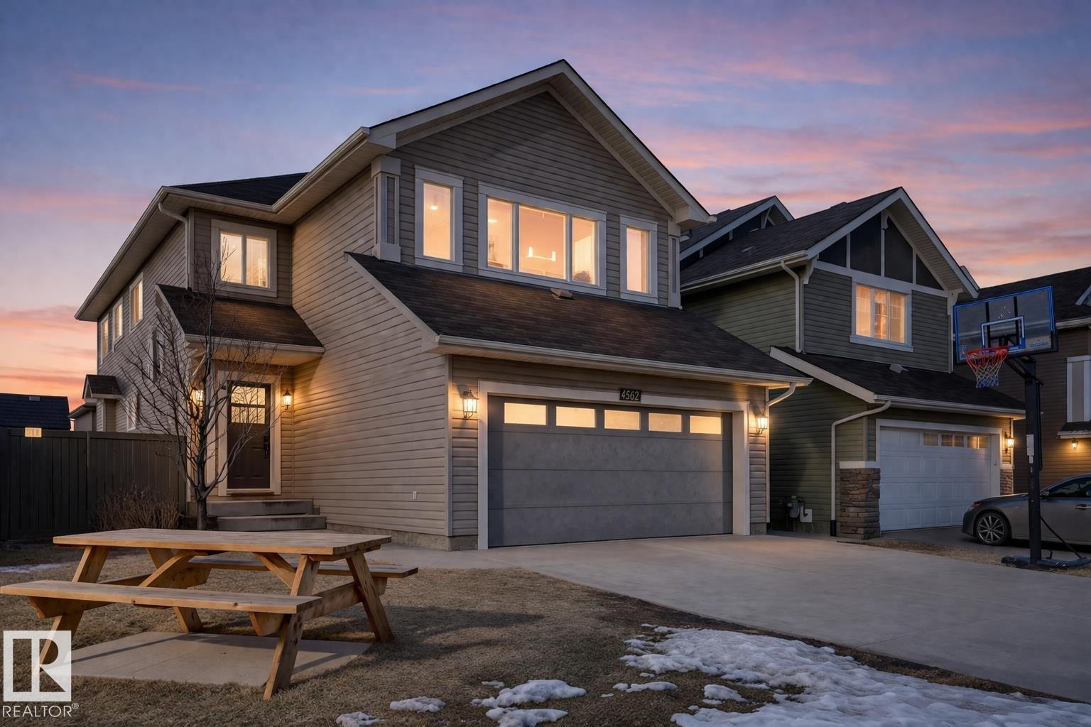 Picture for 1564 36 AV NW