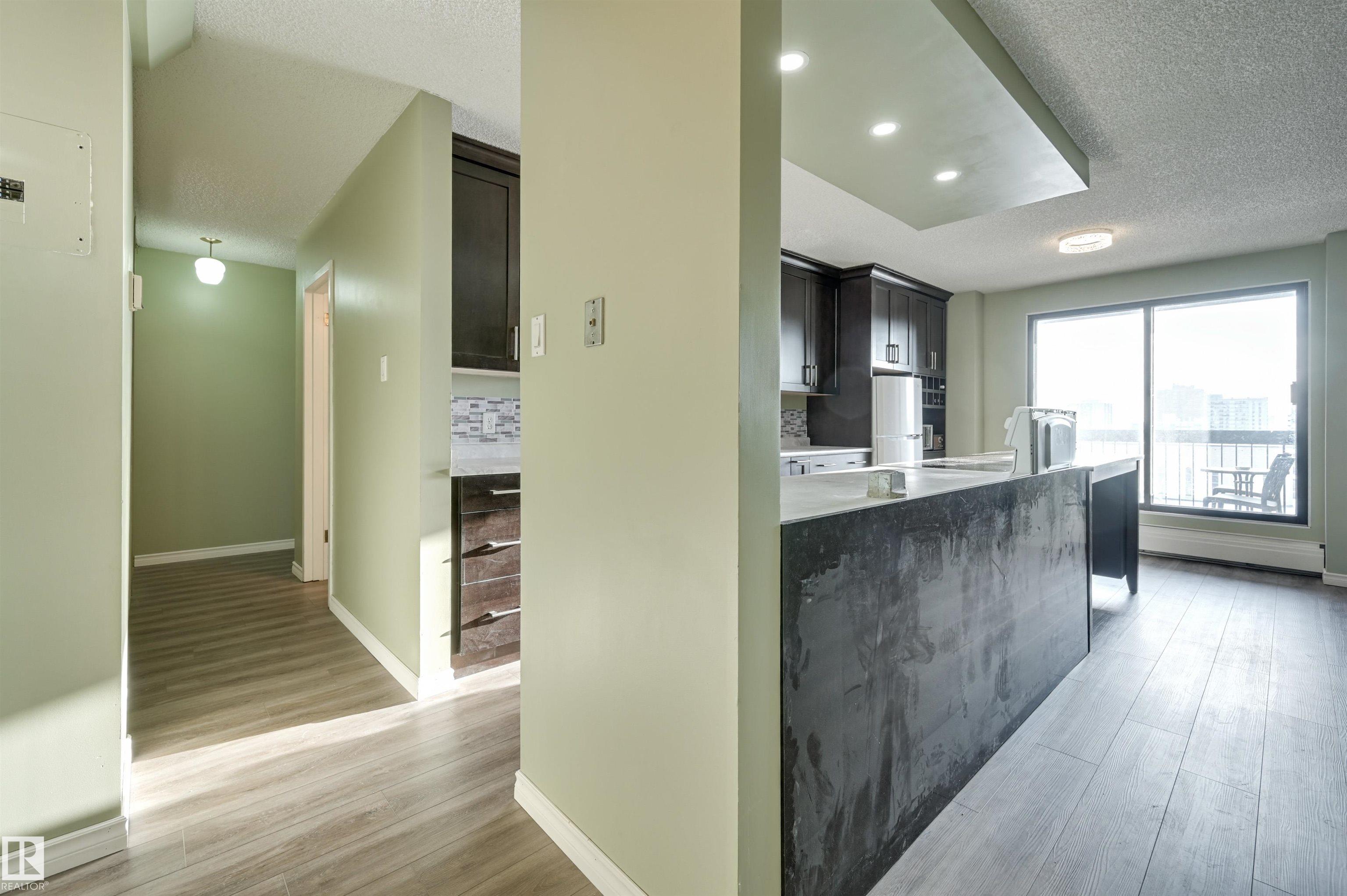 Photo 15 at 1003 - 10155 114 Street NW, Wîhkwêntôwin, Edmonton