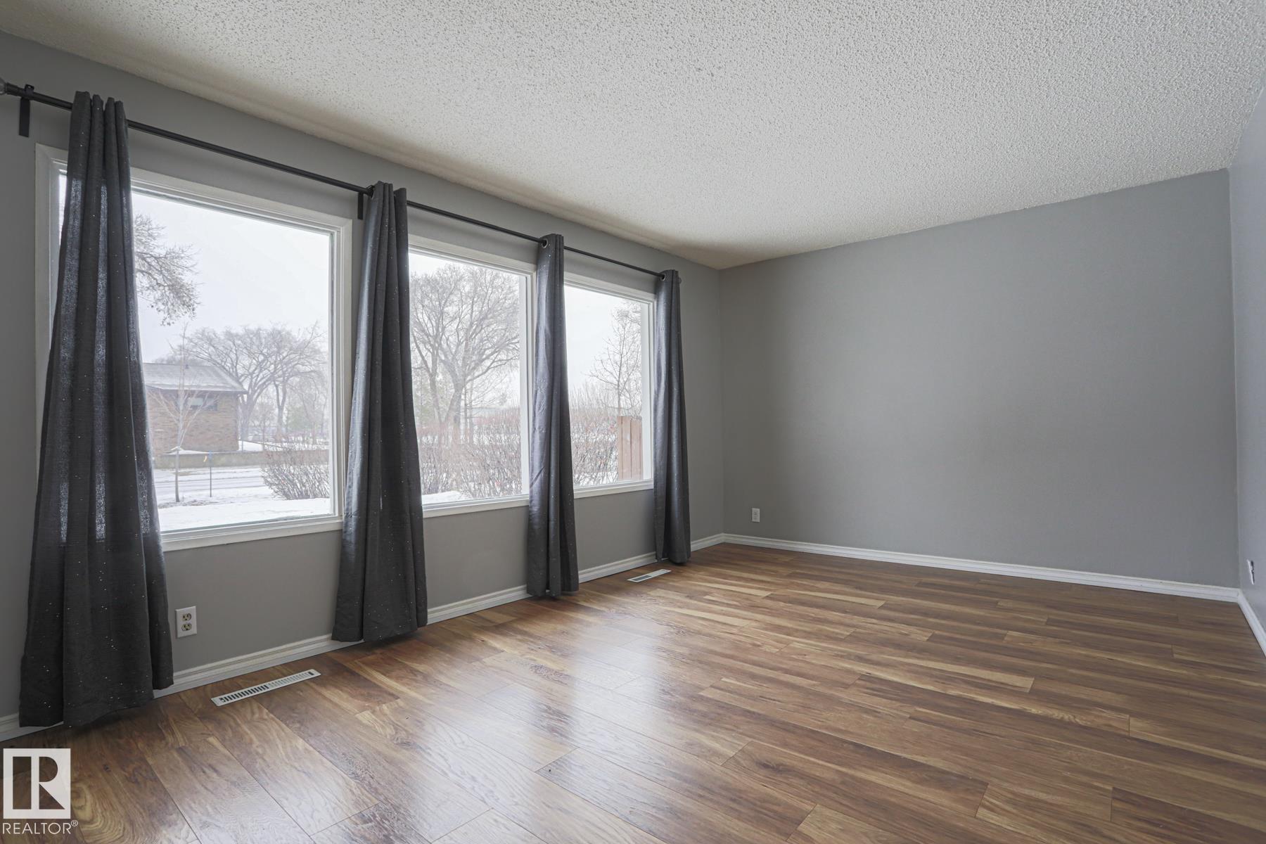 Picture for 10807 130 AV NW NW