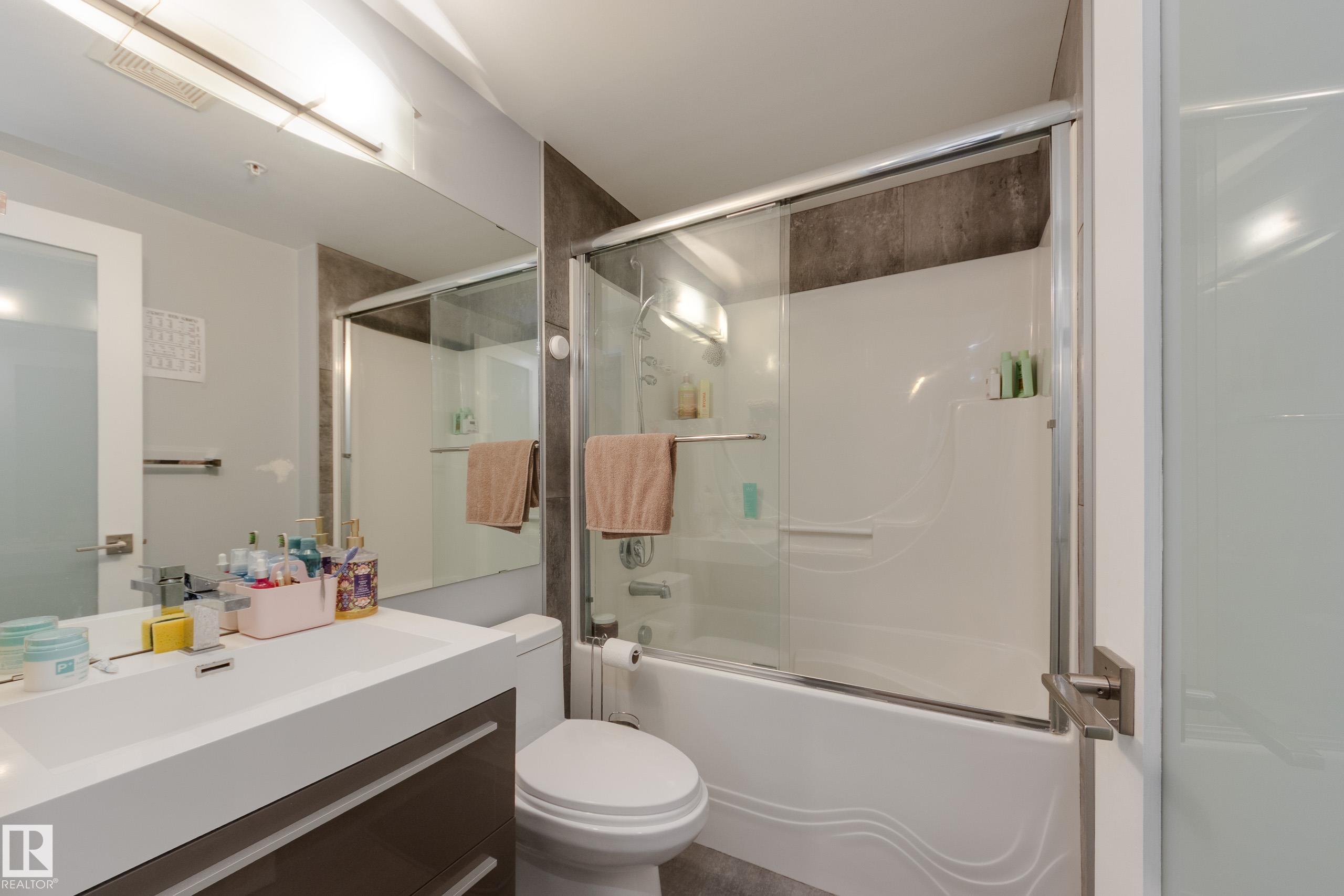 Photo 22 at 2004 - 10152 104 Street NW, Downtown, Edmonton