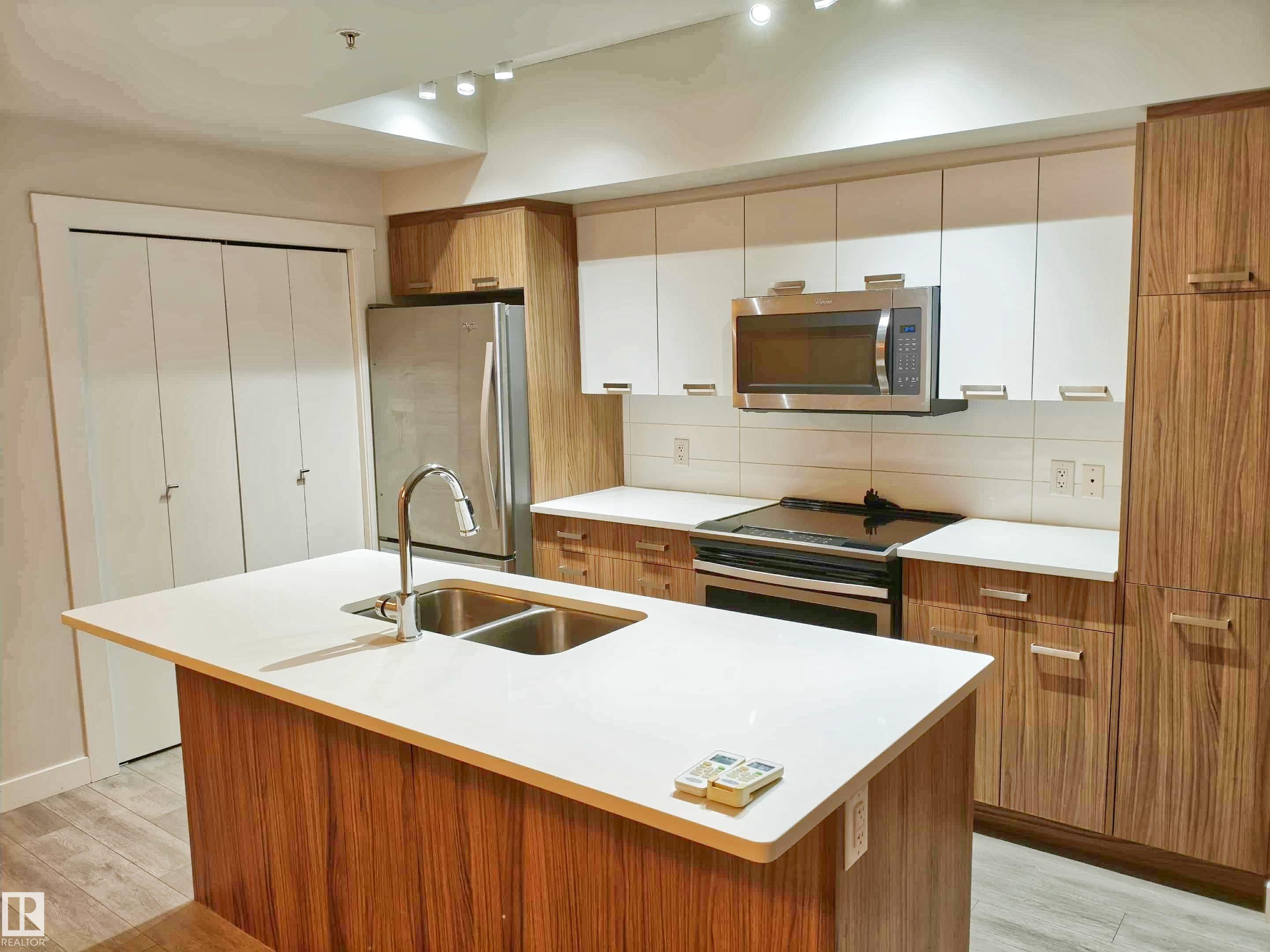 https://zimg.paragon.ice.com/ParagonImages/Property/PM/RAE/225391794/10/0/0/eb4ce2c0db19e190aa72a5f6882348b5/1/c5a0c29bc685888aa7472063e3c1a7a2/225391794-2601D56A-F66B-4208-8D2C-8FD08E27B4D3.JPG