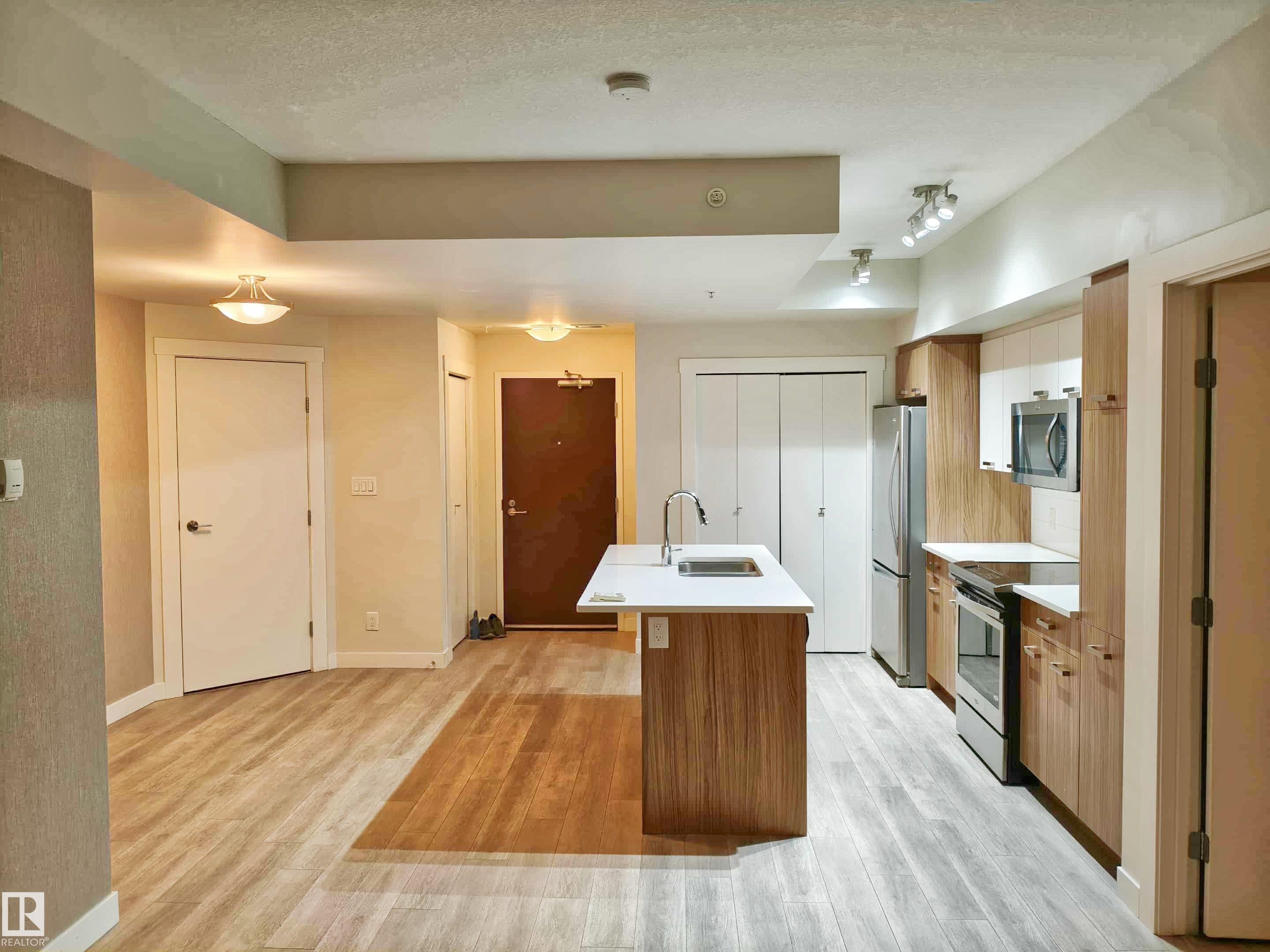 Photo 14 at 2505 - 10410 102 Avenue NW, Downtown, Edmonton