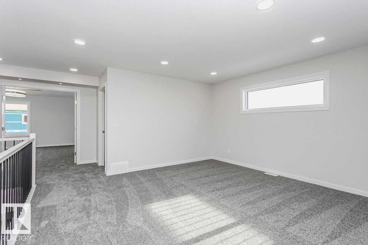 Photo 16 at 7624 Kimiwan Crescent SW, Keswick, Edmonton