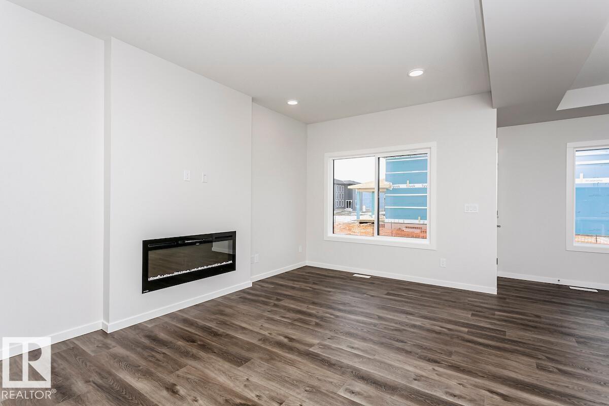 Photo 8 at 7624 Kimiwan Crescent SW, Keswick, Edmonton