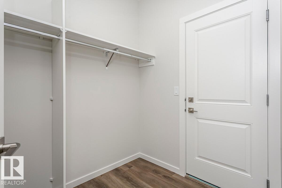 Photo 10 at 7624 Kimiwan Crescent SW, Keswick, Edmonton