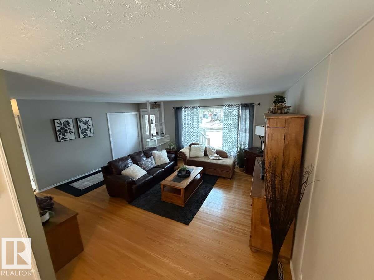 Photo 10 at 9906 102 Street, Morinville