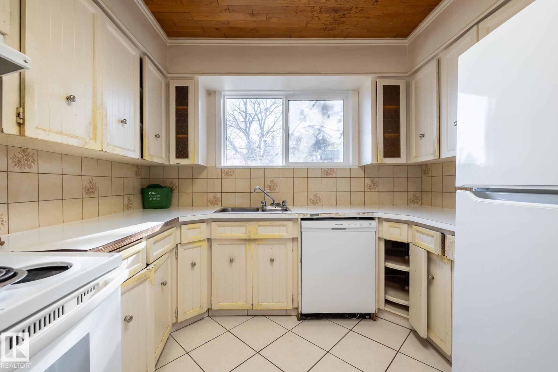 Photo 38 at 11819 87 Avenue NW, Windsor Park, Edmonton