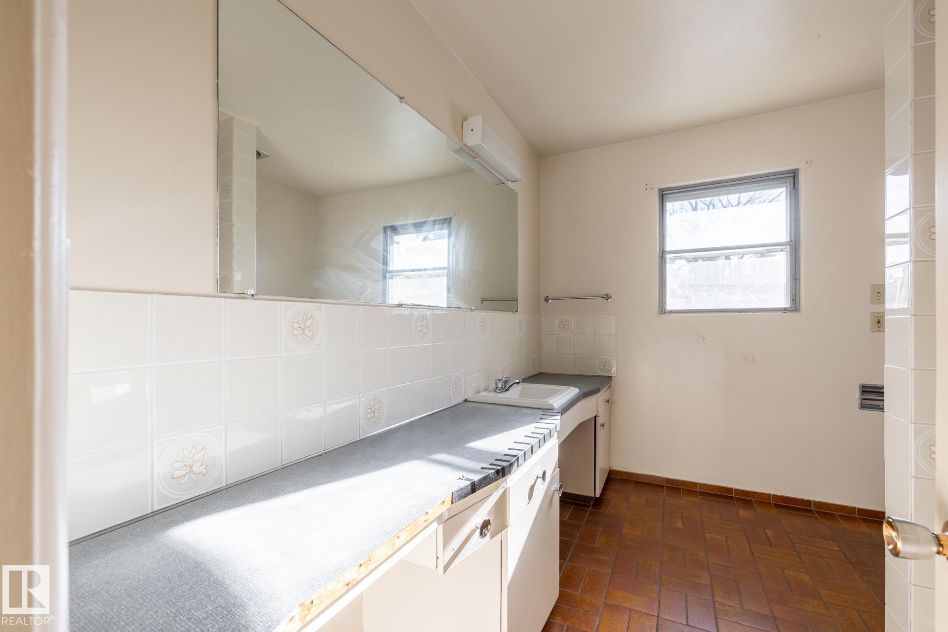 Photo 43 at 11819 87 Avenue NW, Windsor Park, Edmonton